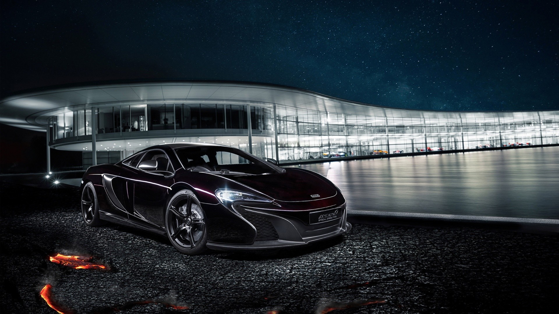 McLaren 650S sports car in front of McLaren Technology Centre HD Wallpaper