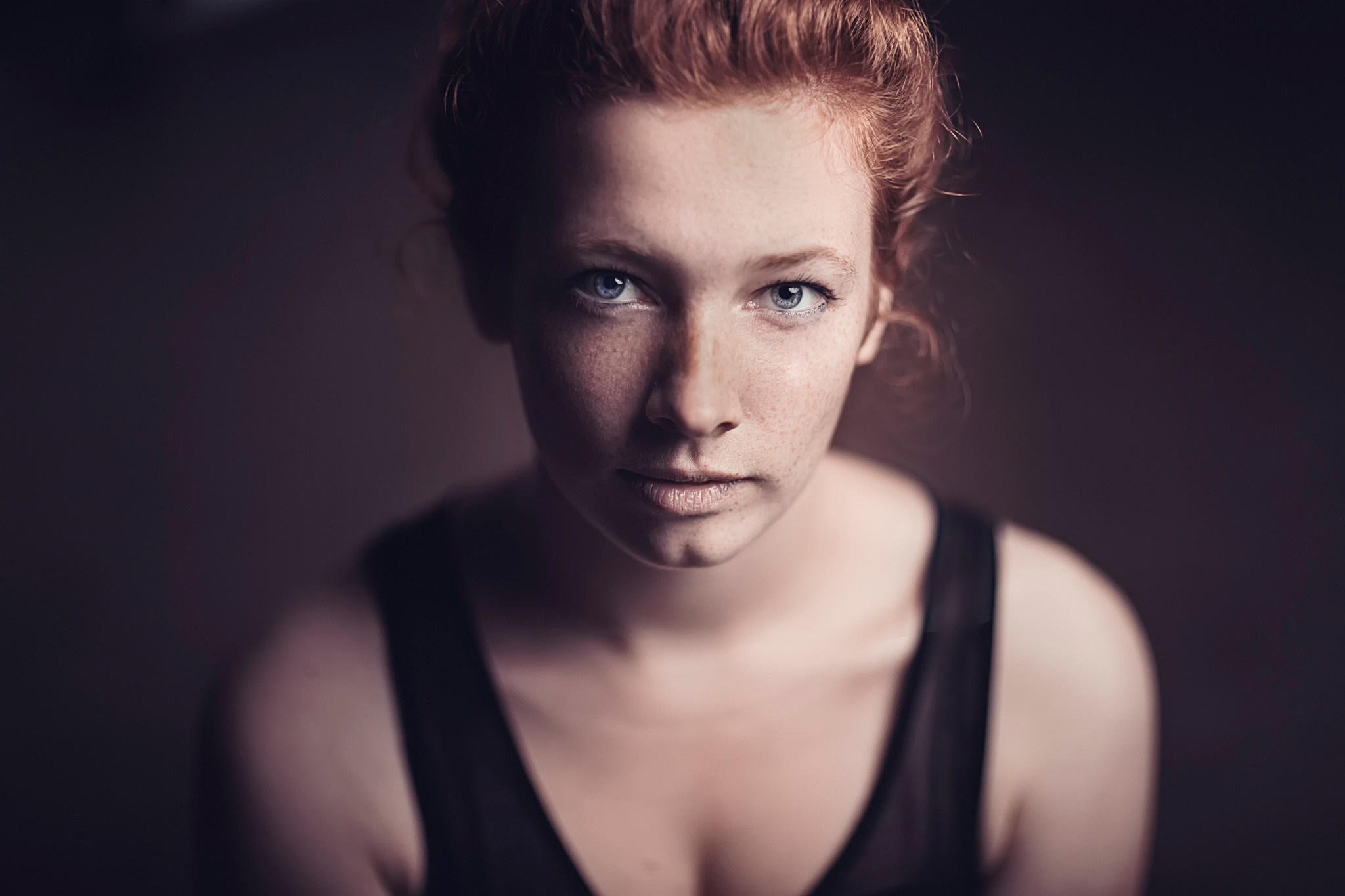 Portrait of a young woman with auburn hair and freckles HD Wallpaper