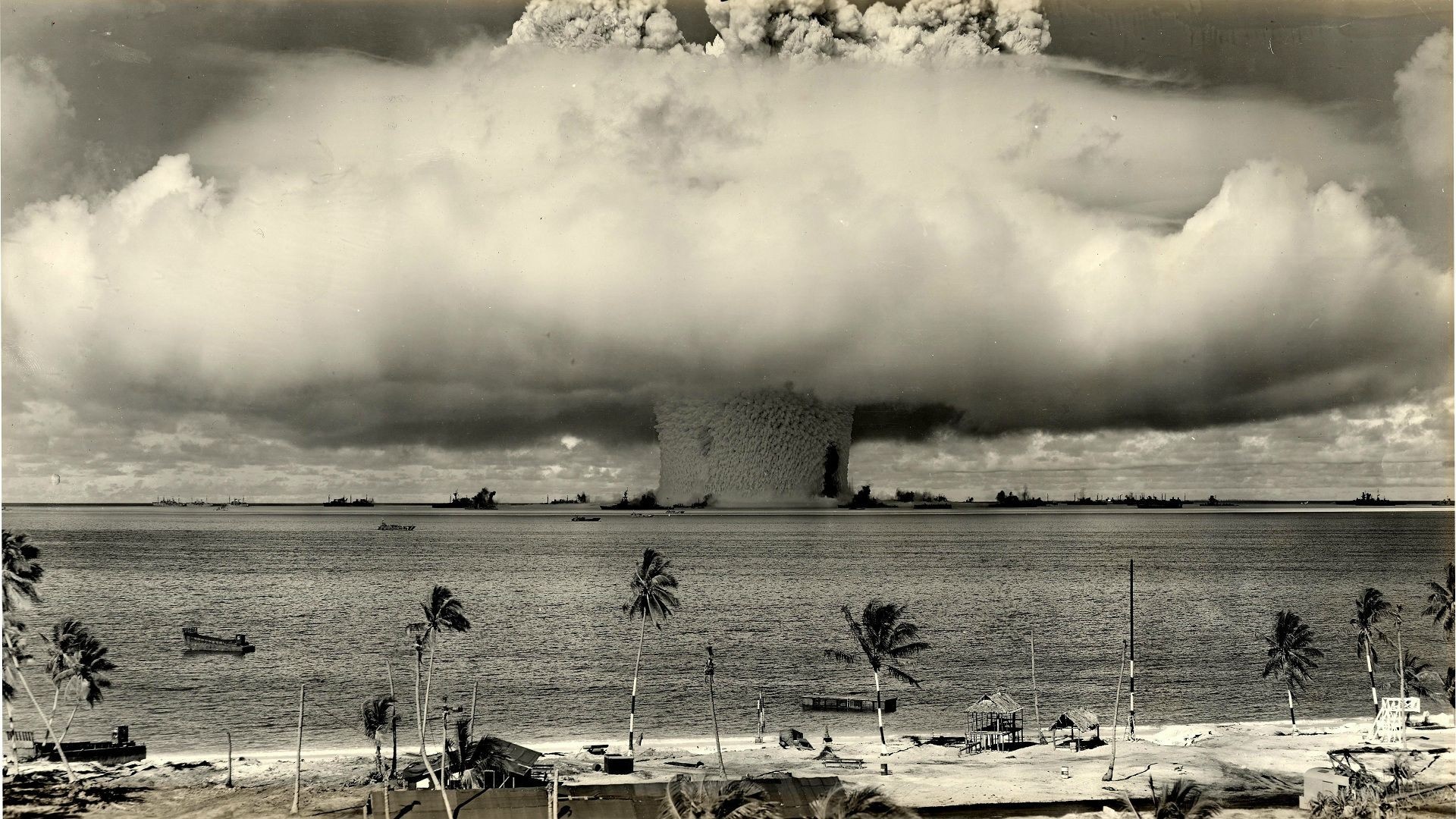Atomic bomb test explosion over the ocean HD Wallpaper