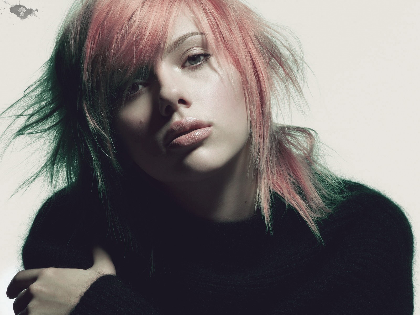 Scarlett Johansson with pink and green dyed hair HD Wallpaper