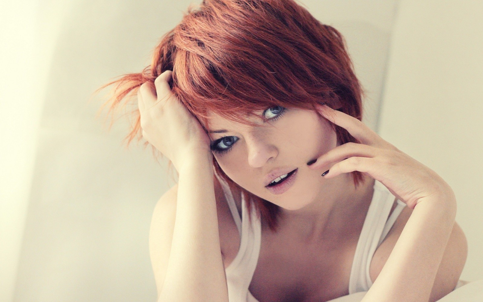 Redhead Woman with Short Hair and Blue Eyes HD Wallpaper