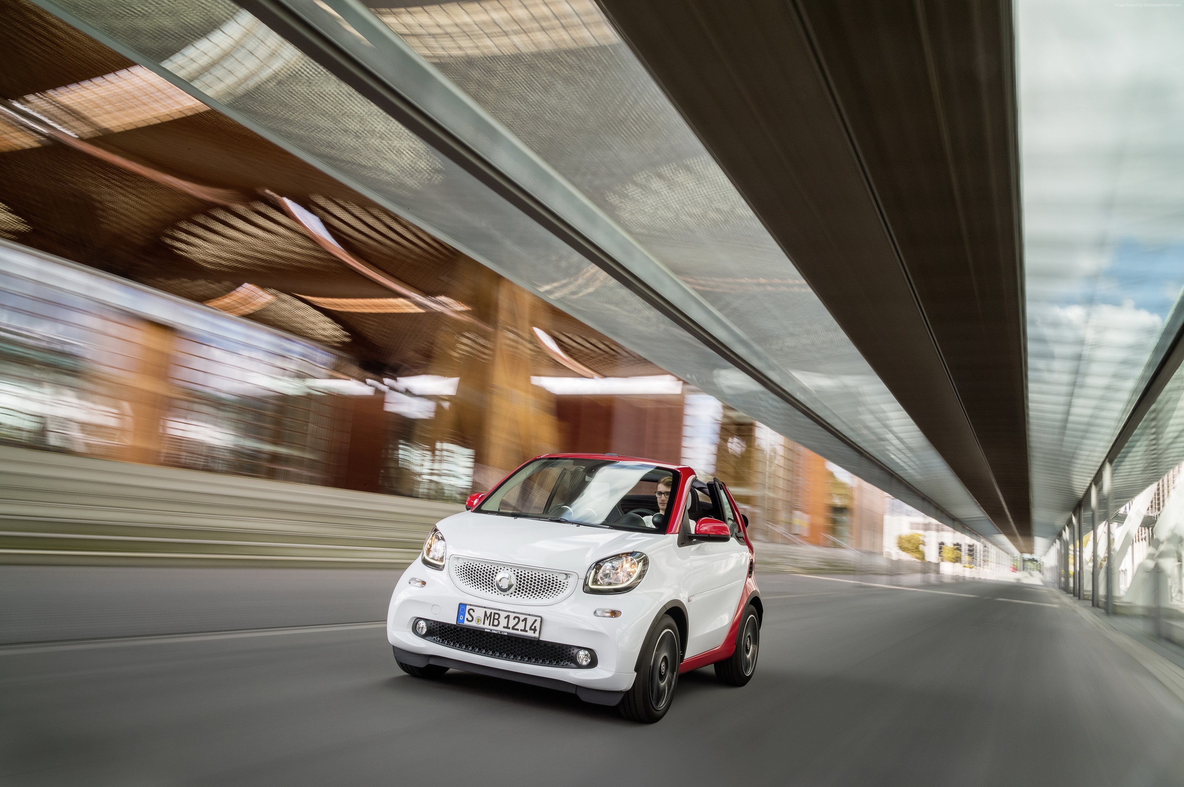 Smart Fortwo Passion Cabrio driving through tunnel HD Wallpaper