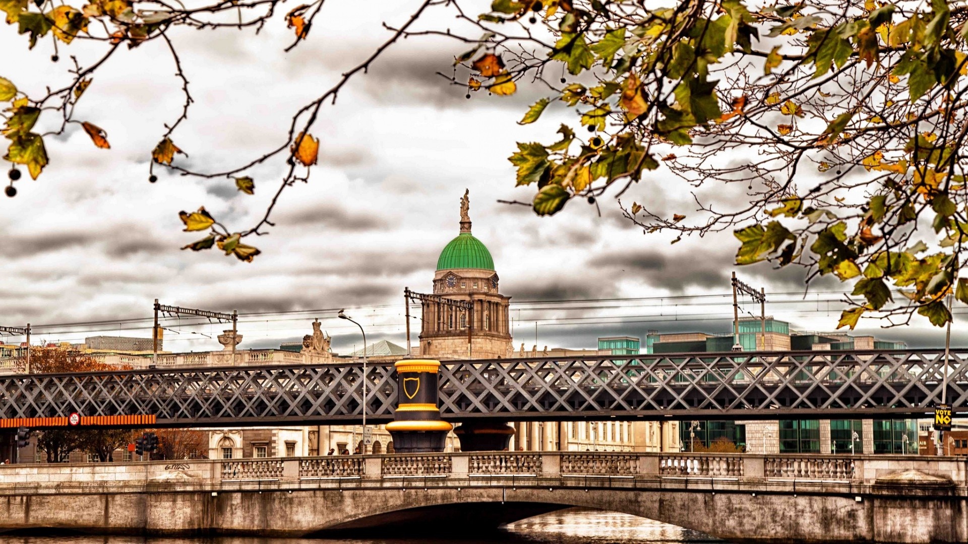 Bridge and dome building in Dublin, Ireland HD Wallpaper