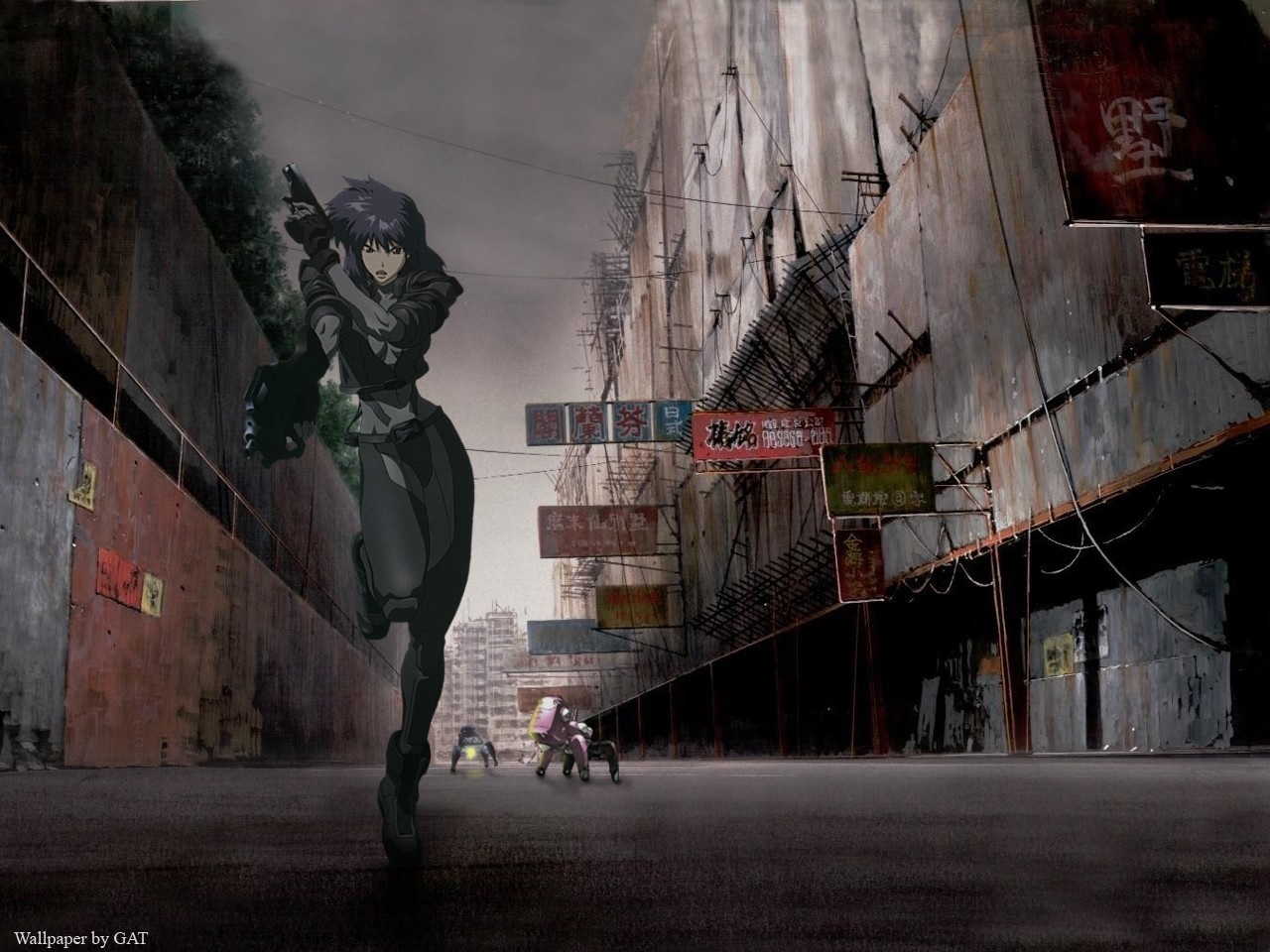 Motoko Kusanagi from Ghost in the Shell running in a dark alley HD Wallpaper