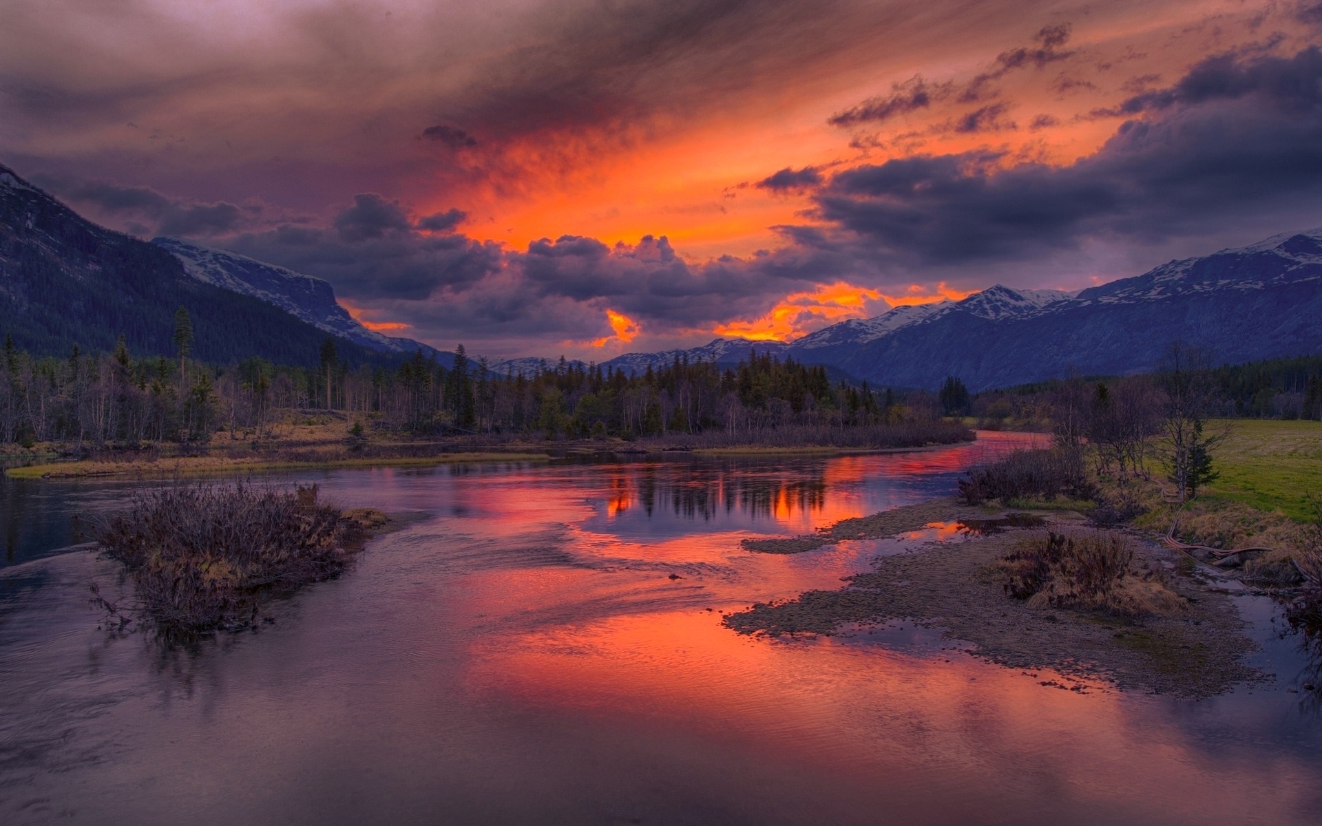 Serene Mountain River at Fiery Sunset HD Wallpaper