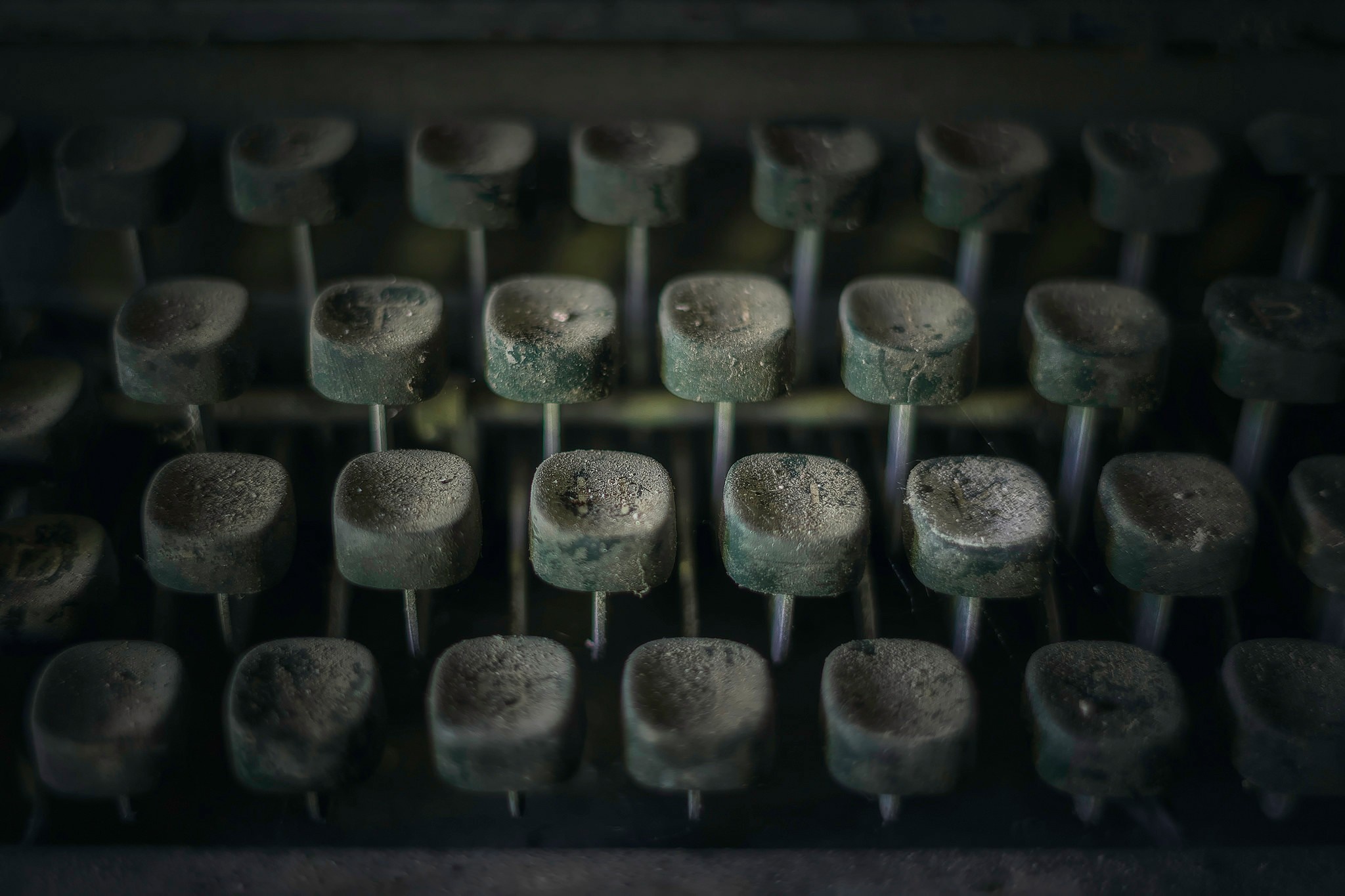 Close-up of dusty typewriter keys HD Wallpaper