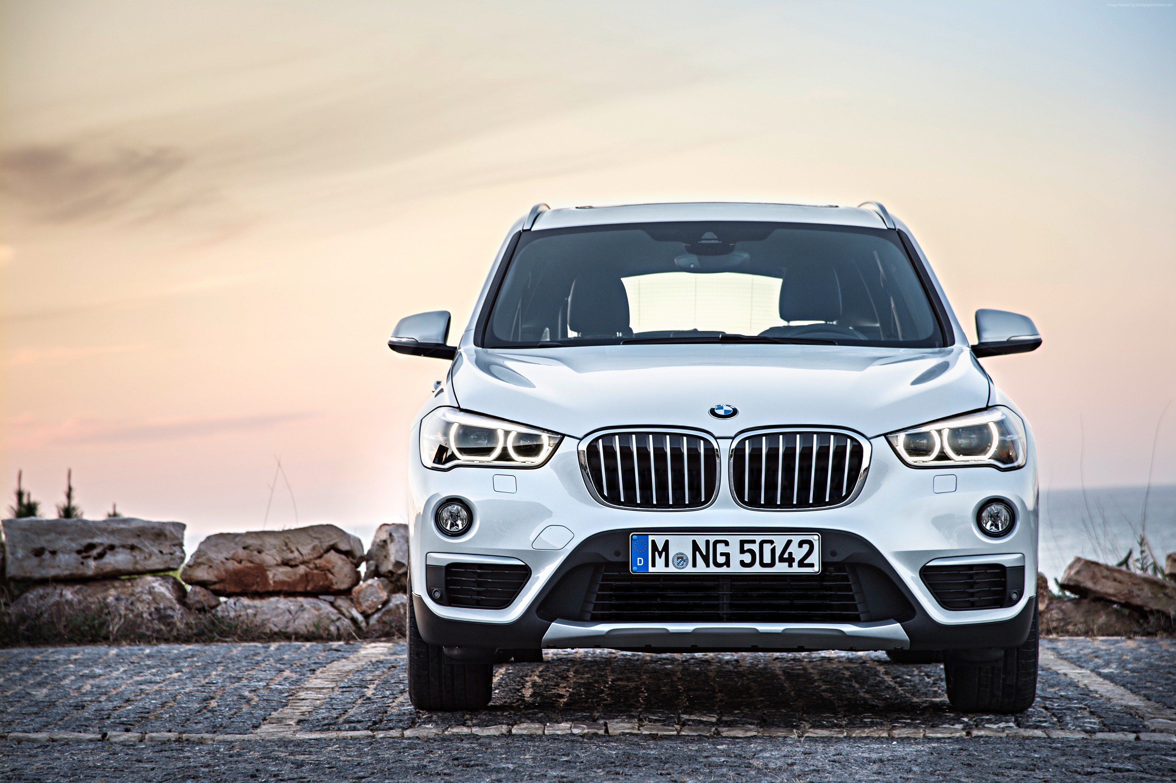White BMW X1 xDrive Luxury SUV HD Wallpaper