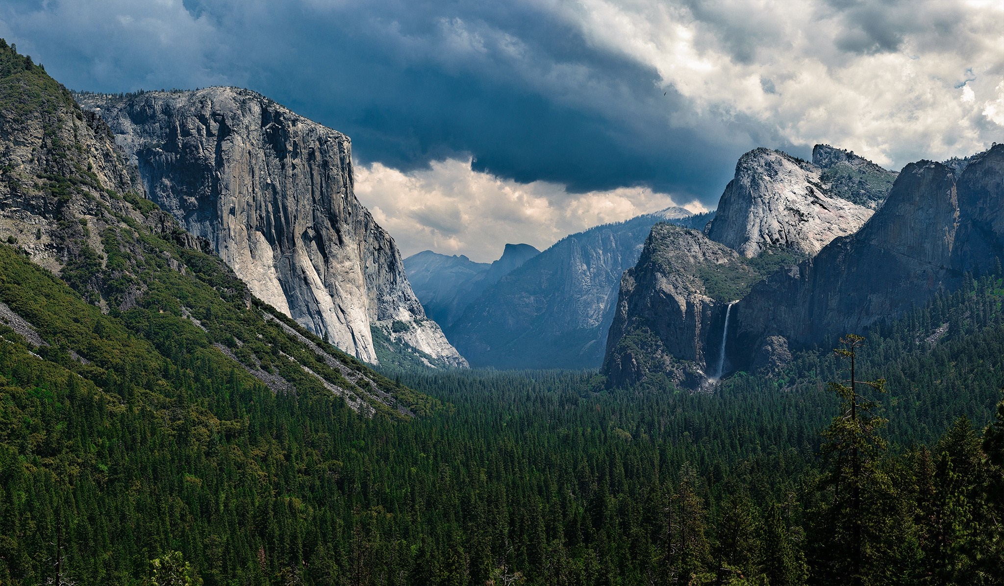 Yosemite Valley with El Capitan and Bridalveil Fall HD Wallpaper