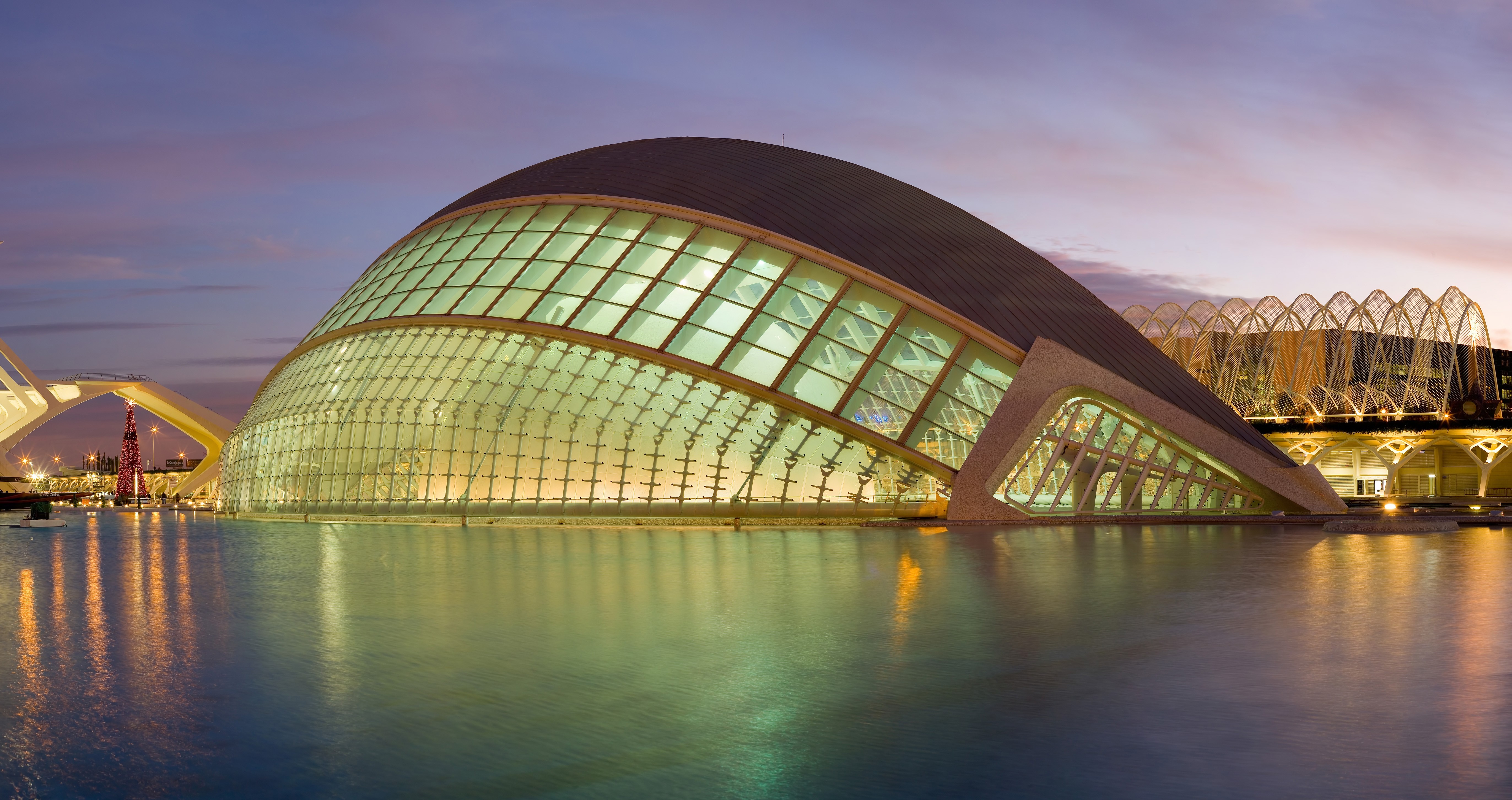 L'Hemisfèric building in Valencia at dusk HD Wallpaper