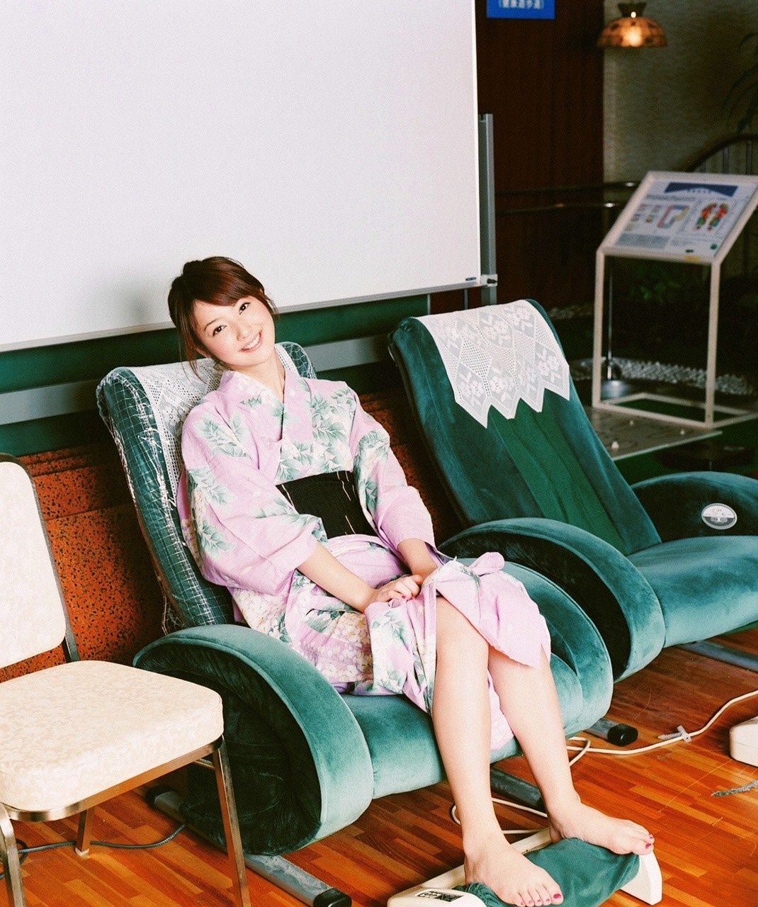 Sasaki Nozomi sitting in a chair wearing a yukata HD Wallpaper