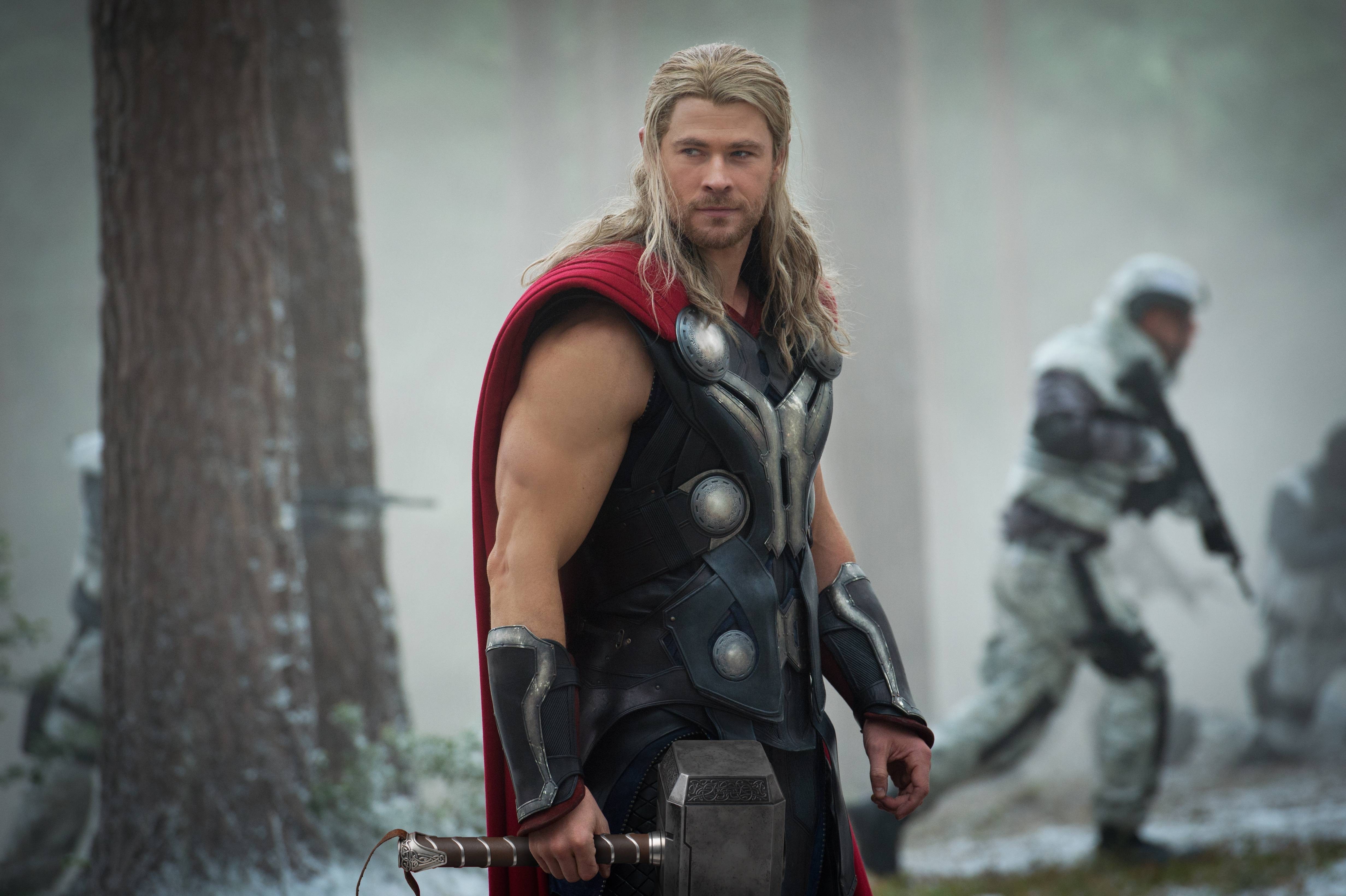 Thor from Marvel Comics holding Mjolnir HD Wallpaper