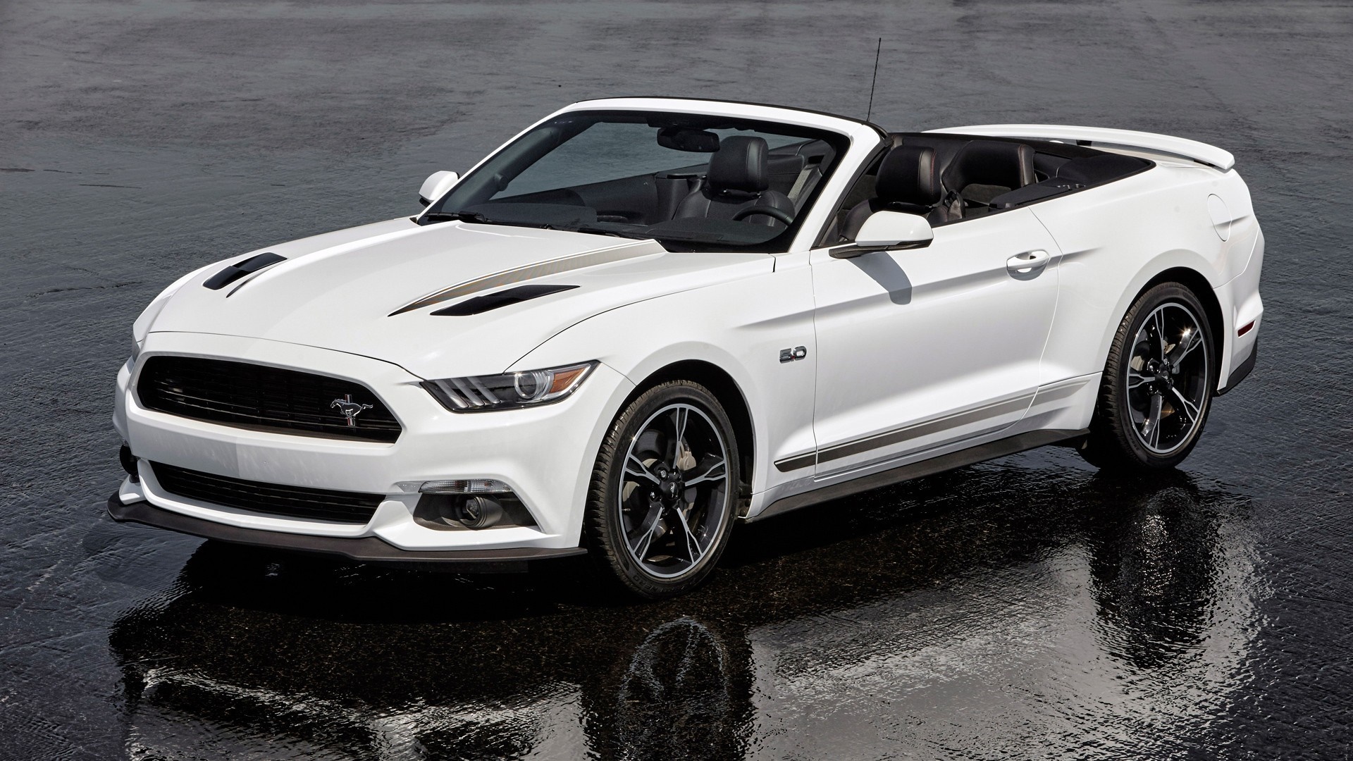 White Ford Mustang Convertible parked on wet asphalt HD Wallpaper