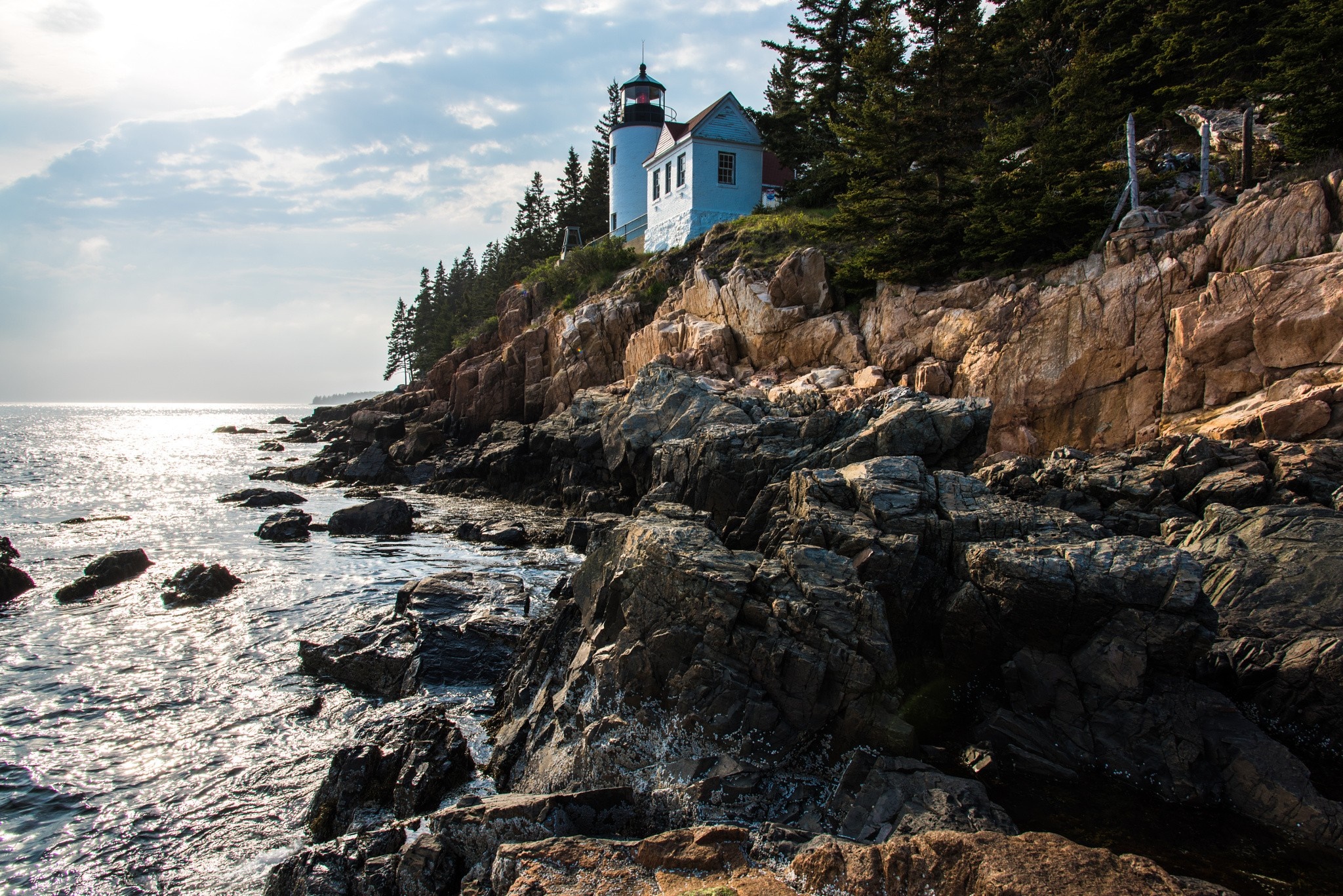 Bass Harbor Head Light Station on rocky coast HD Wallpaper