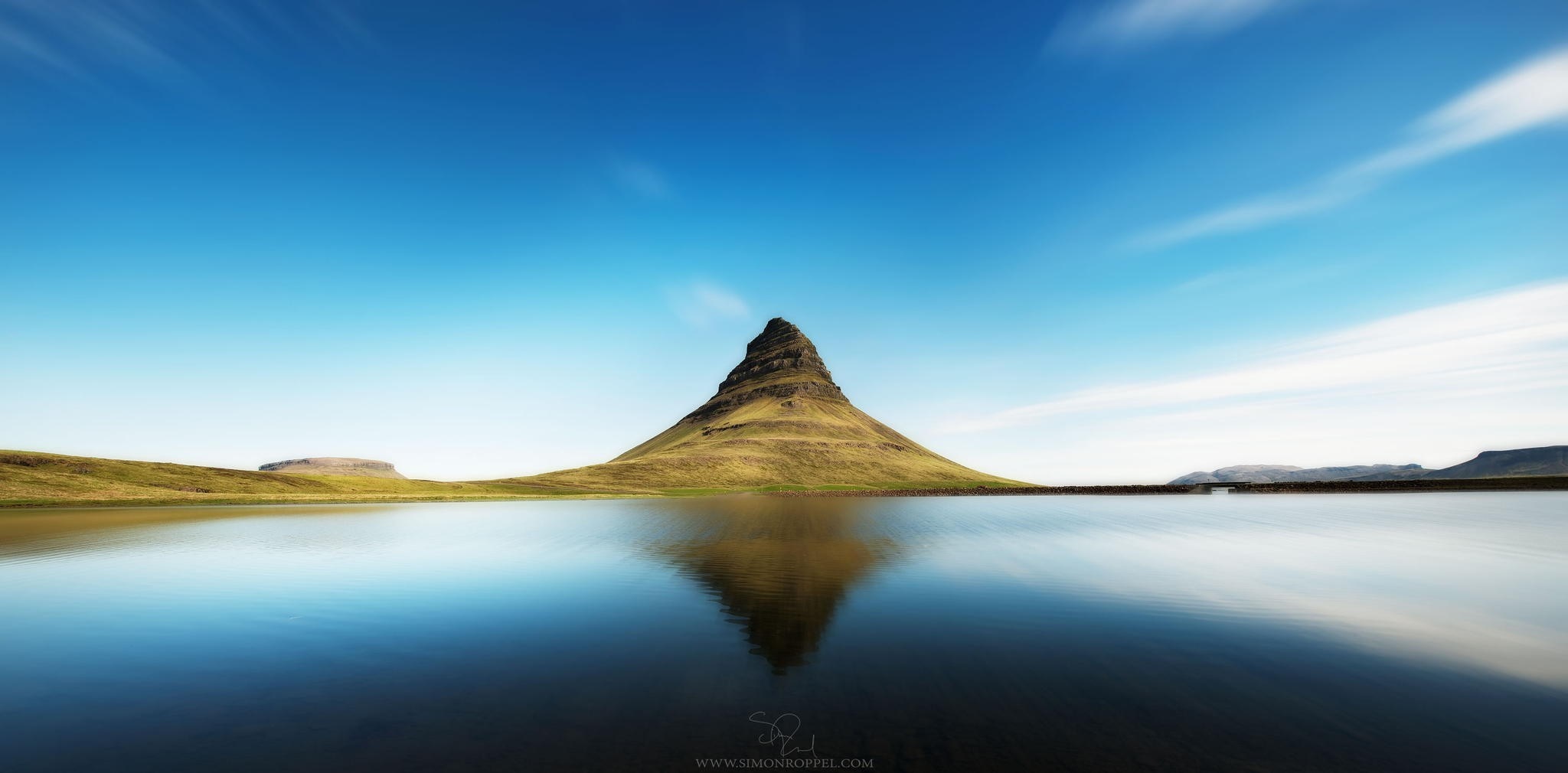Kirkjufell mountain reflected in water, Iceland HD Wallpaper