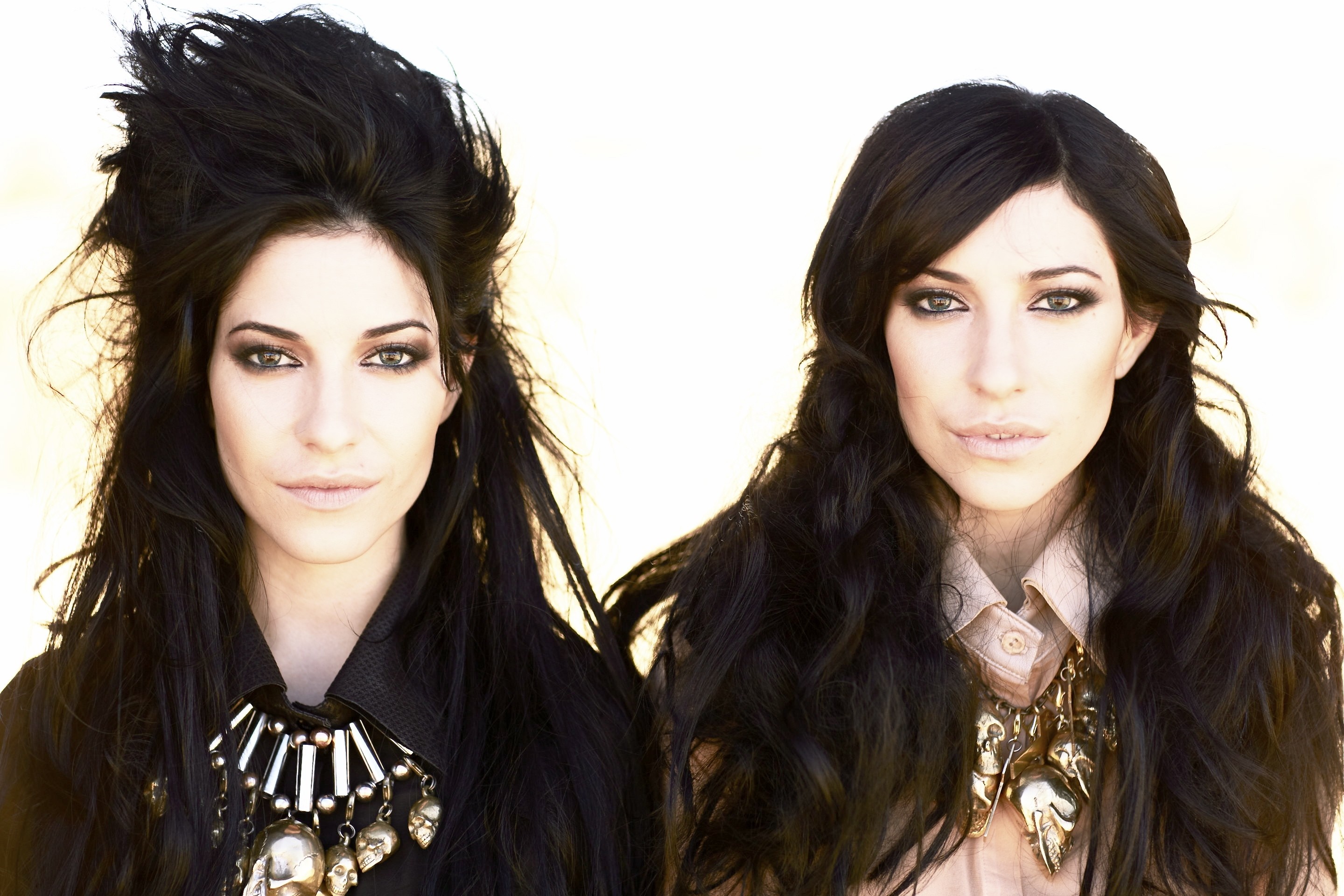 Jessica and Lisa Origliasso of The Veronicas HD Wallpaper
