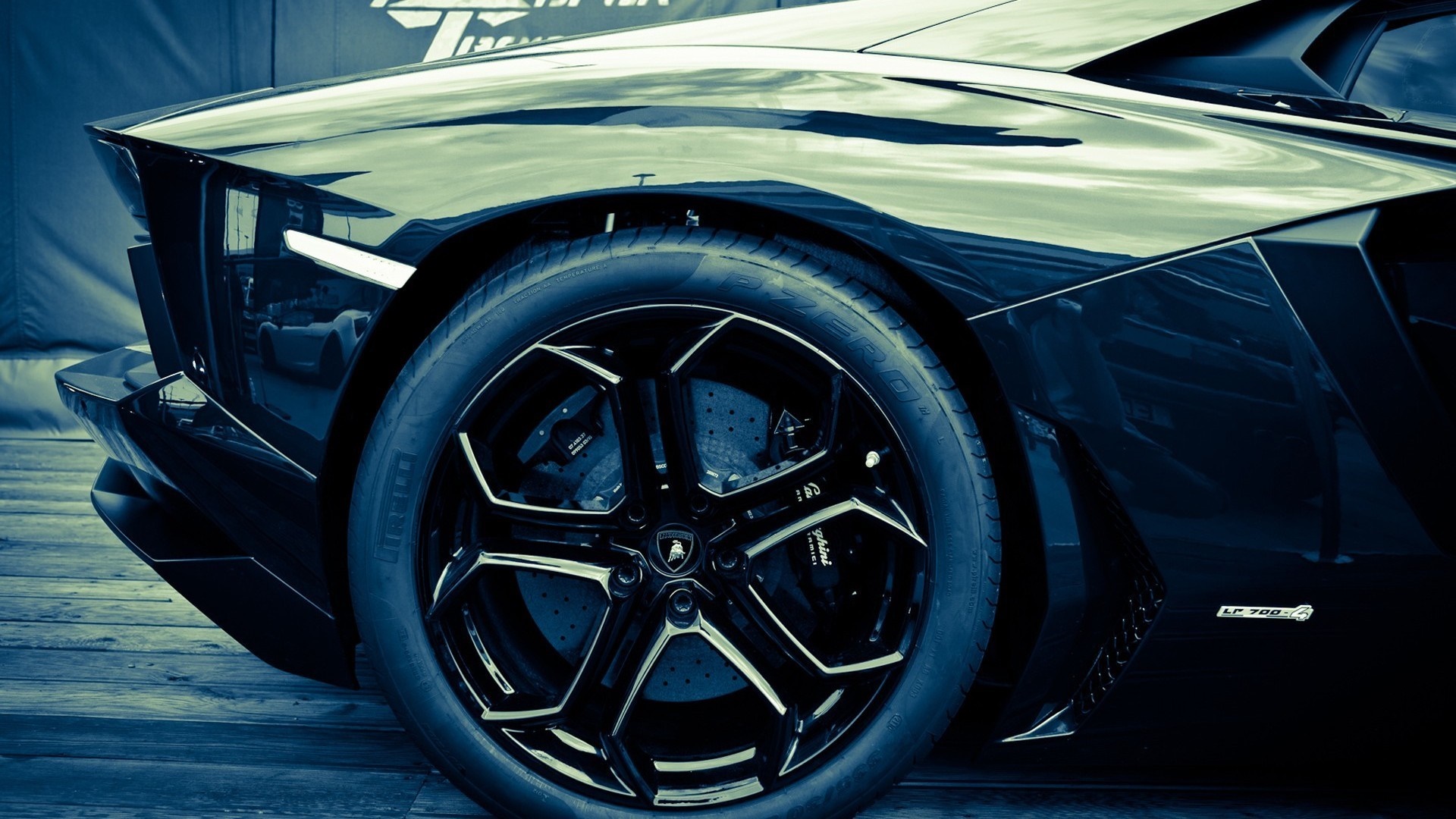 Black Lamborghini Aventador rear wheel and fender HD Wallpaper