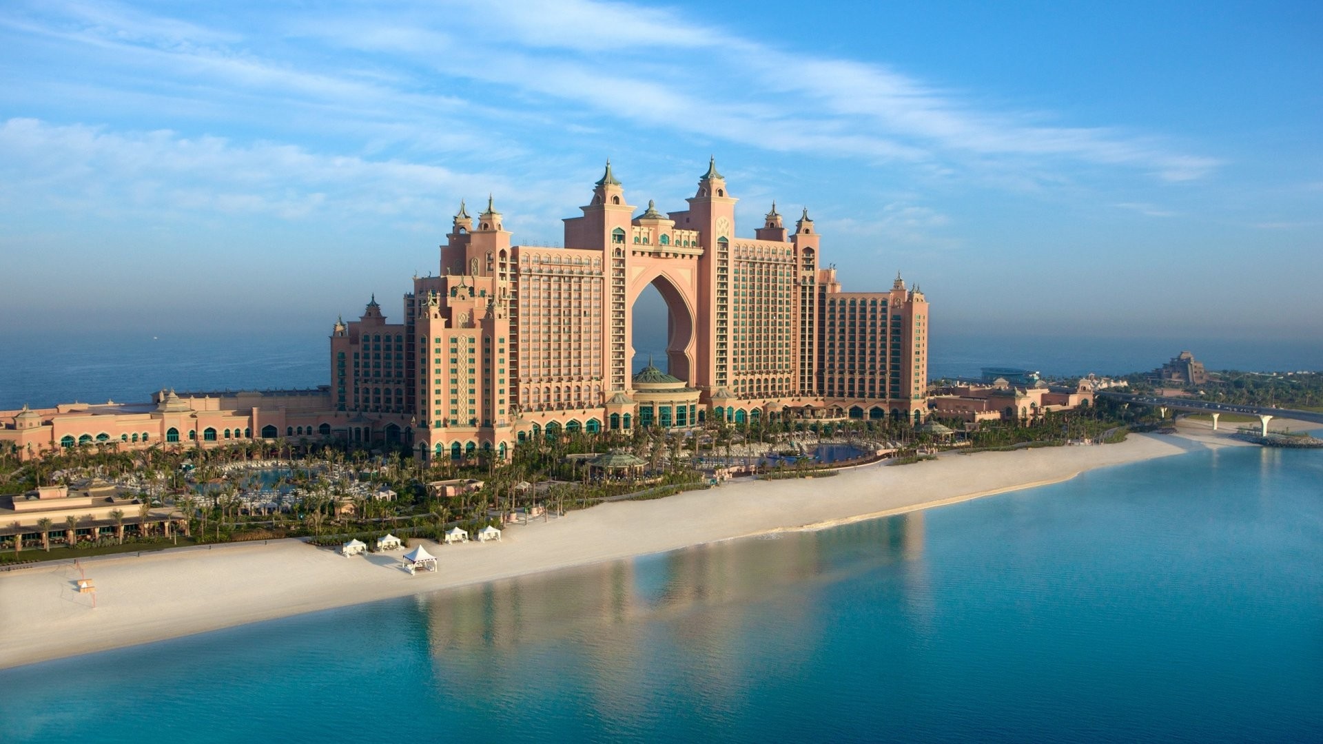Atlantis The Palm hotel in Dubai HD Wallpaper