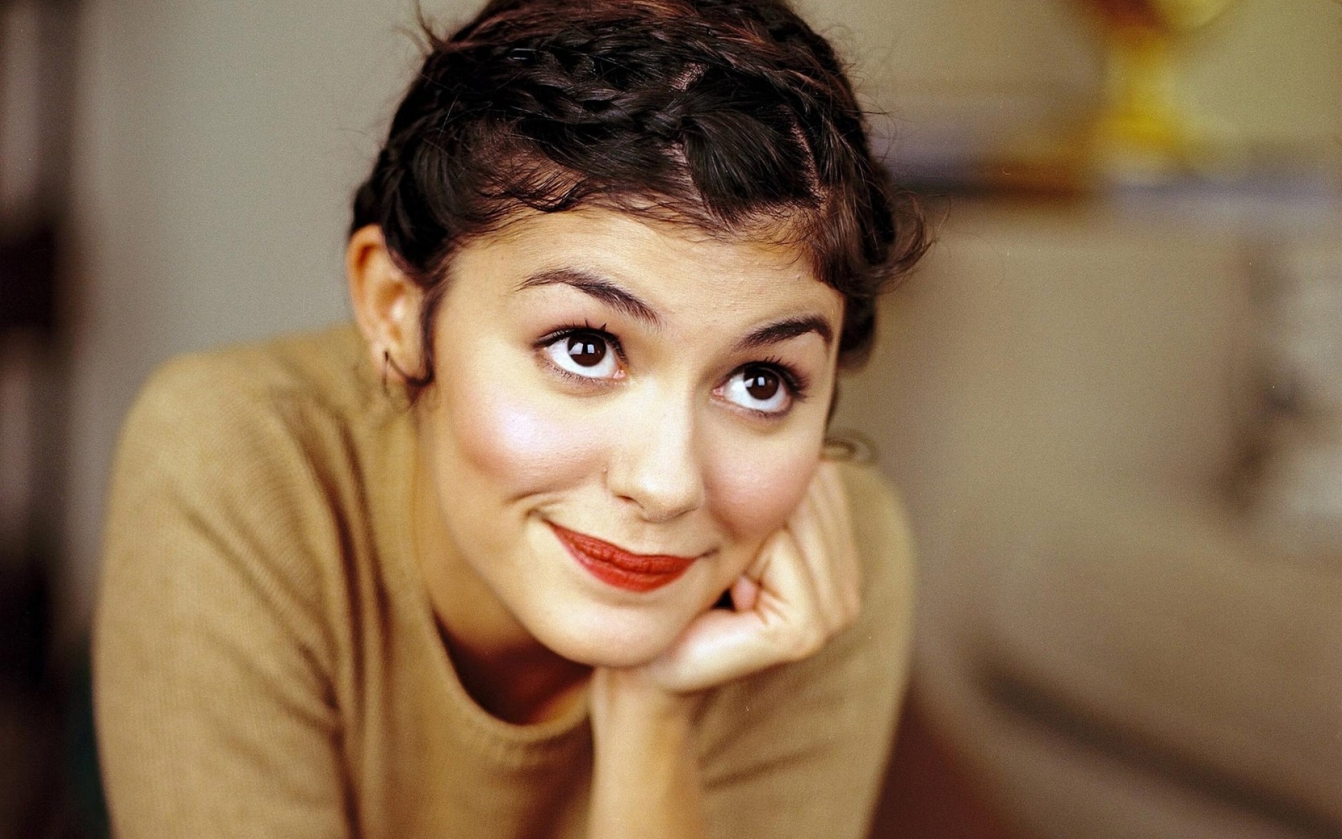 Audrey Tautou portrait with red lipstick HD Wallpaper
