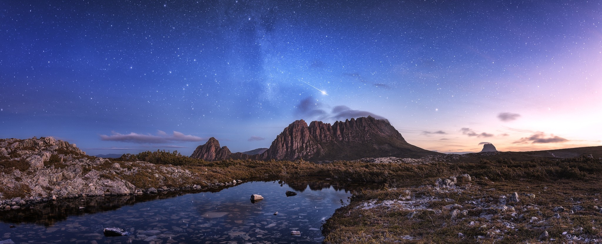 Milky Way over Cradle Mountain reflected in a tarn HD Wallpaper