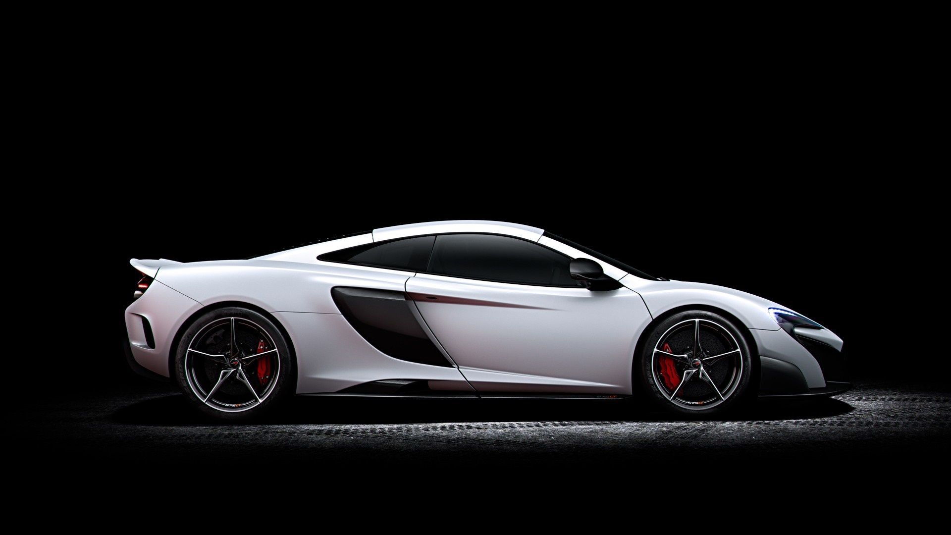 White McLaren 675LT Sports Car HD Wallpaper
