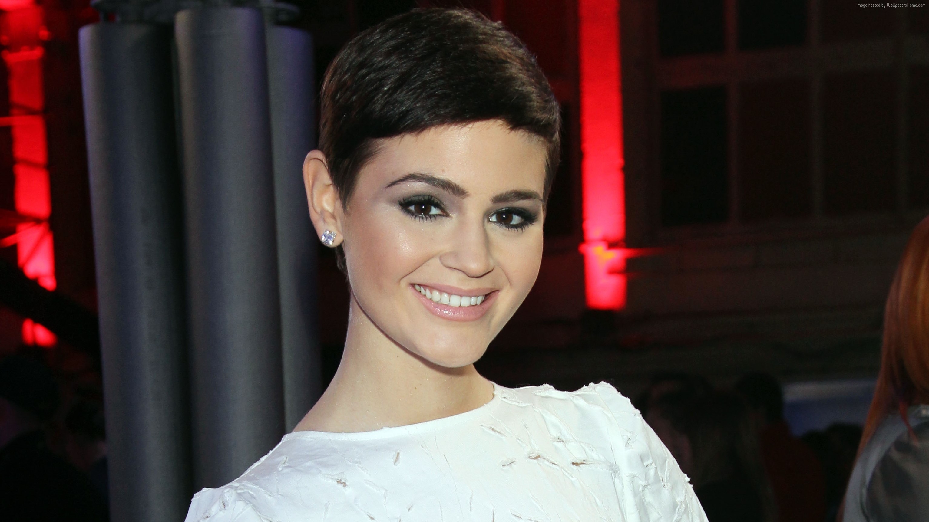 Honorata Skarbek singer HD Wallpaper