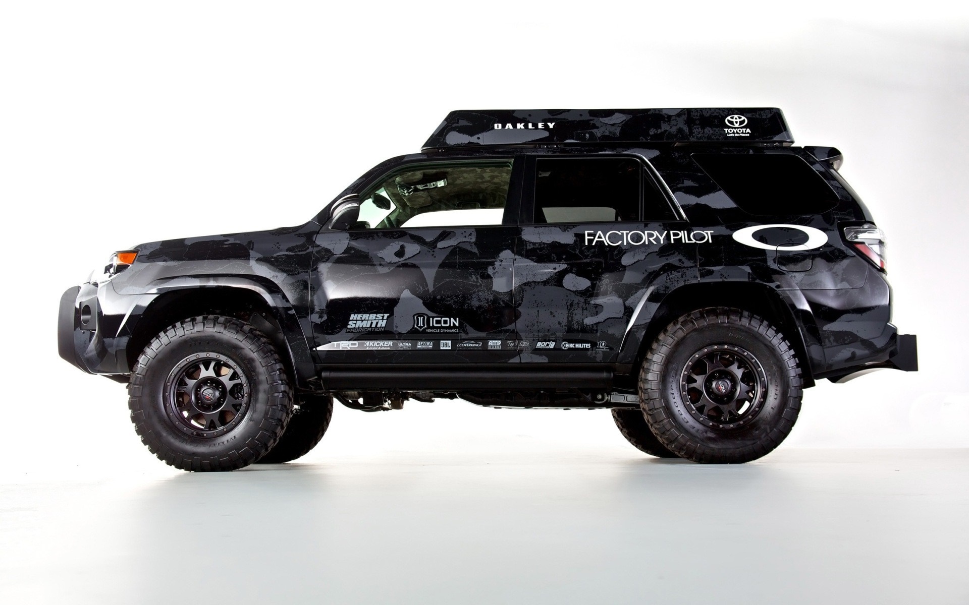 Toyota 4Runner with Oakley and Factory Pilot livery HD Wallpaper