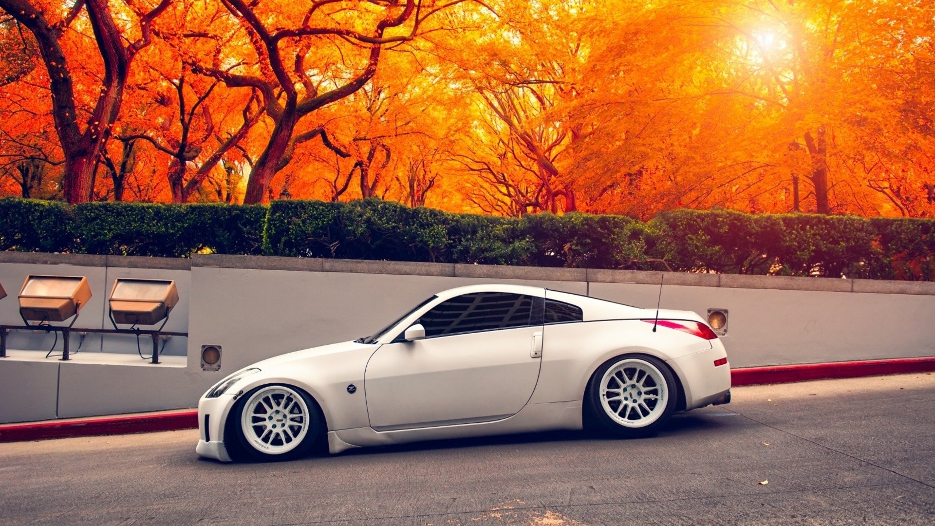 White Nissan 350Z sports car in autumn HD Wallpaper