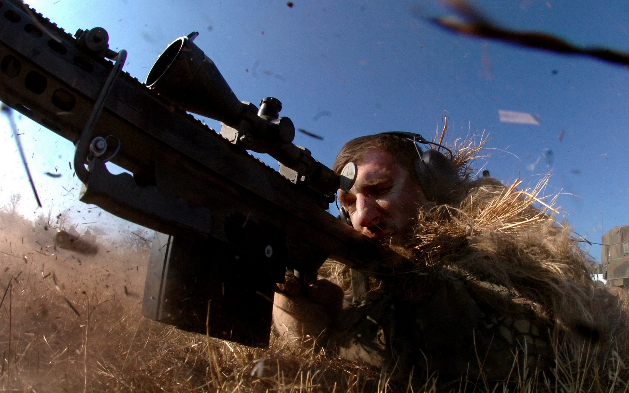 Soldier with sniper rifle in camouflage HD Wallpaper