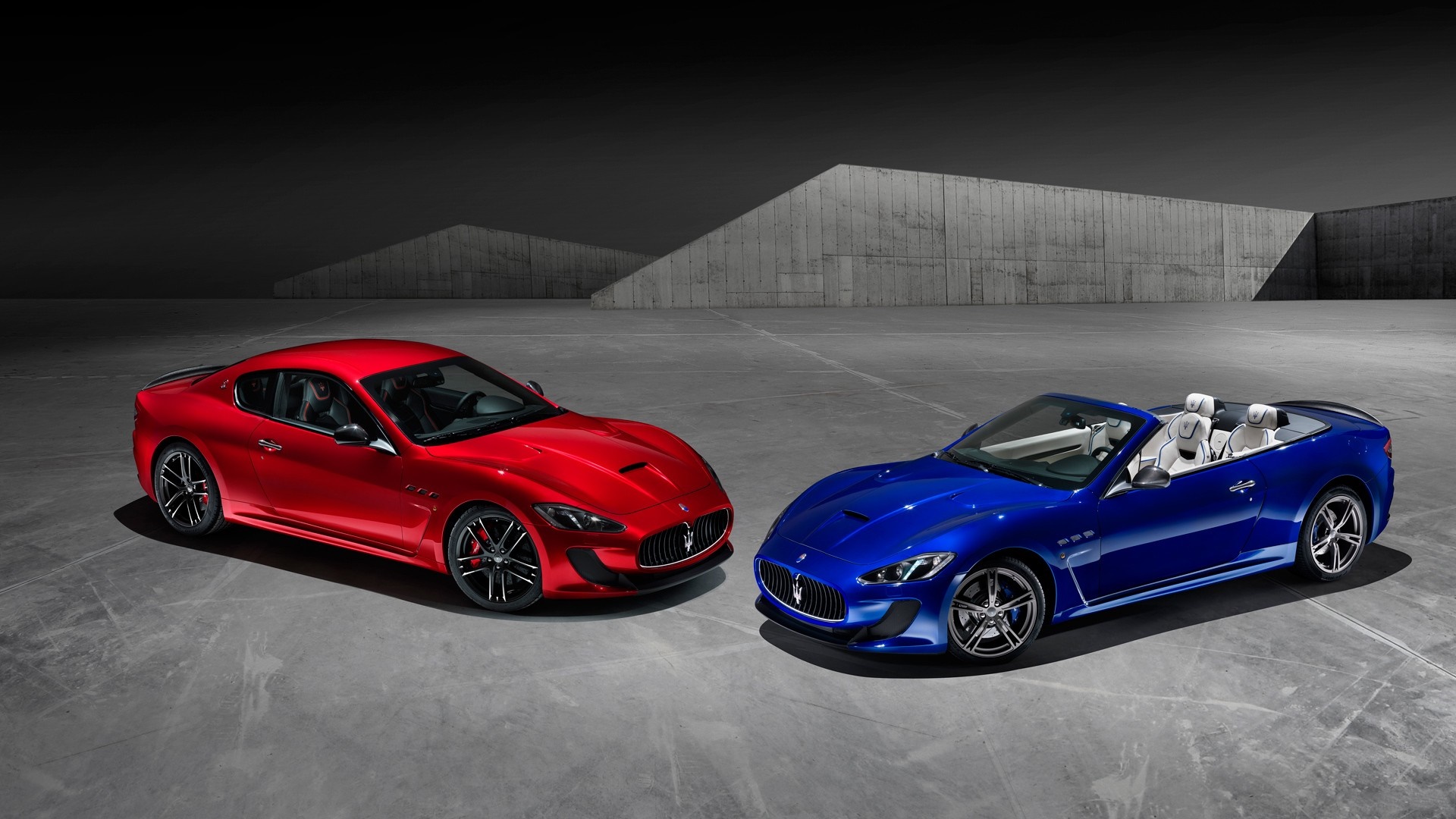 Red Maserati GranTurismo and blue convertible Maserati HD Wallpaper