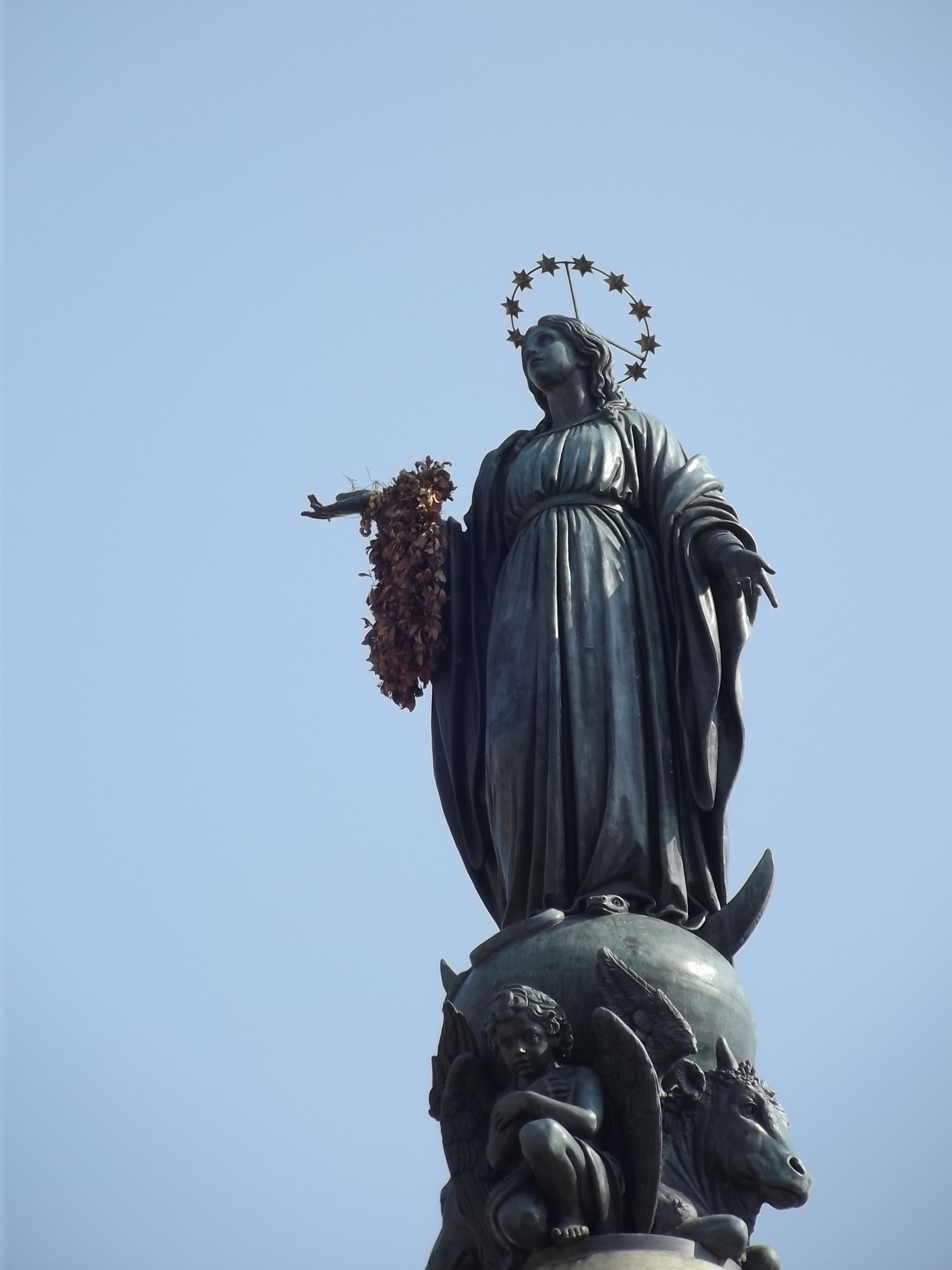 Statue of the Immaculate Conception in Rome HD Wallpaper