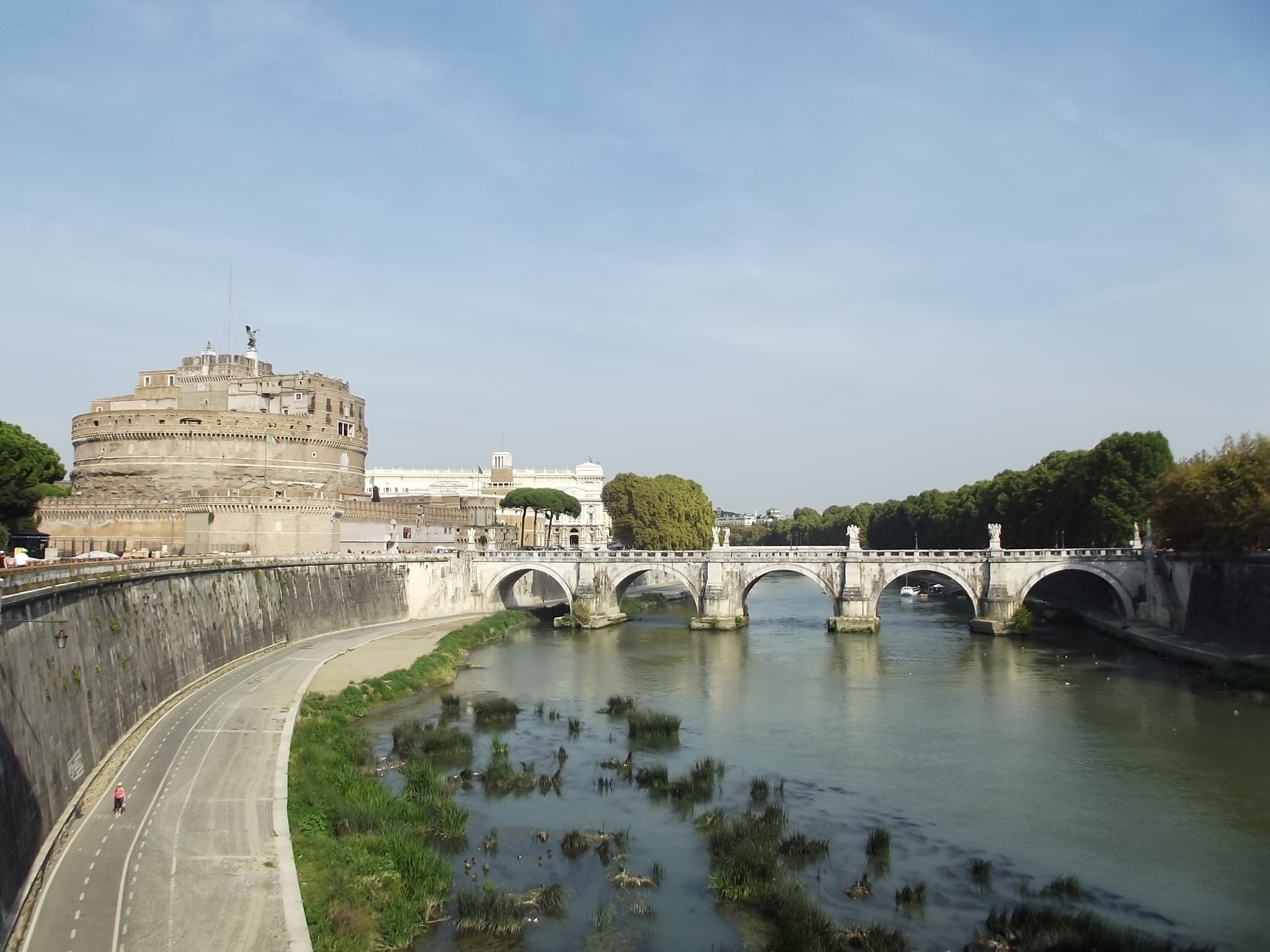 Castel Sant'Angelo and Ponte Sant'Angelo over the Tiber River in Rome HD Wallpaper