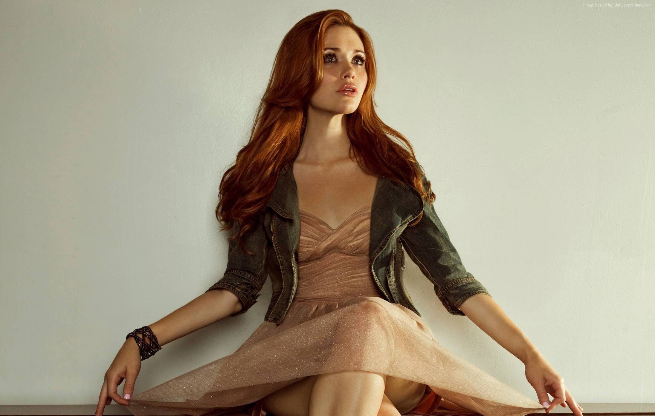 Holland Roden sitting in a dress and jacket HD Wallpaper
