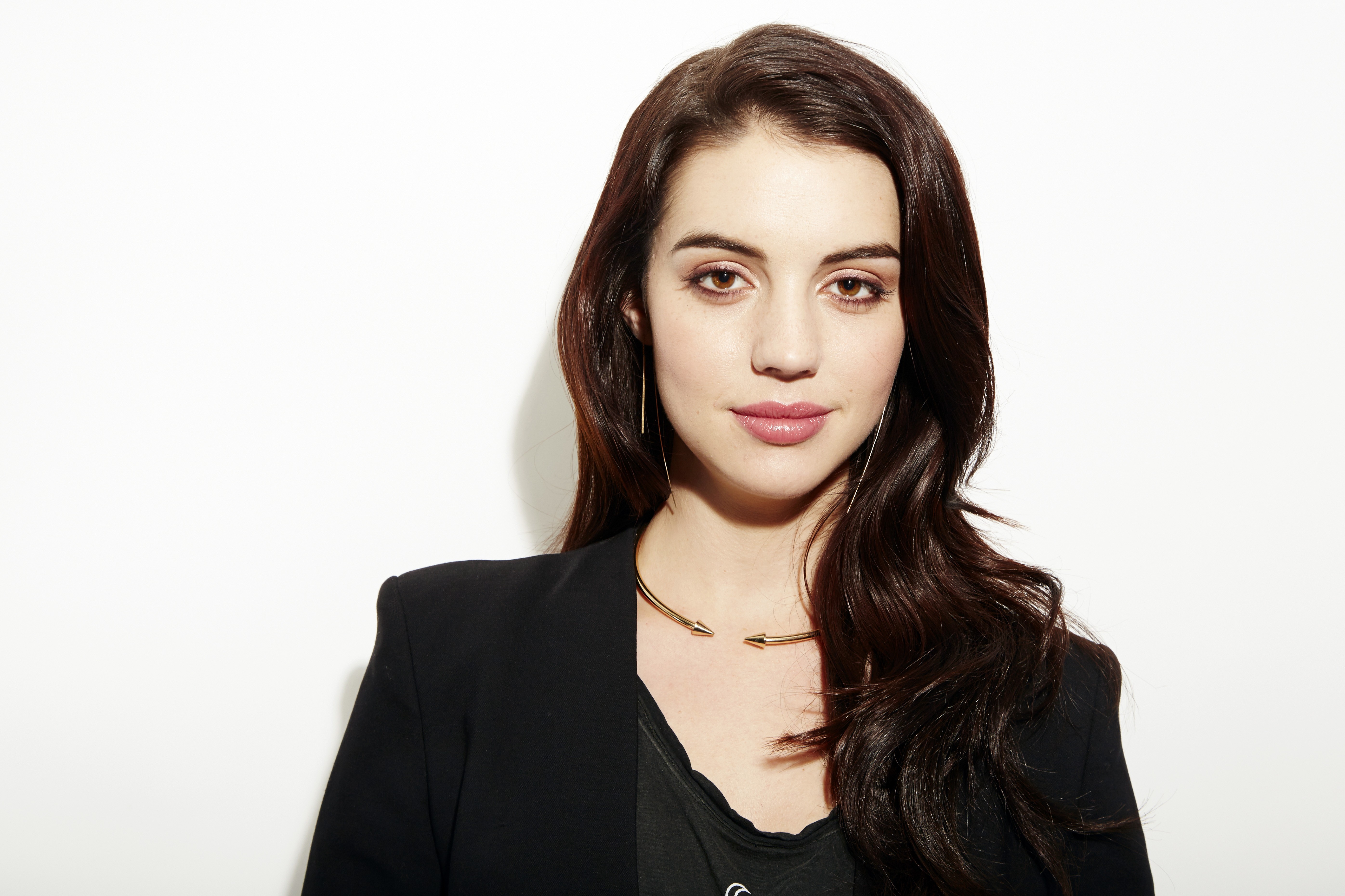 Adelaide Kane HD Wallpaper