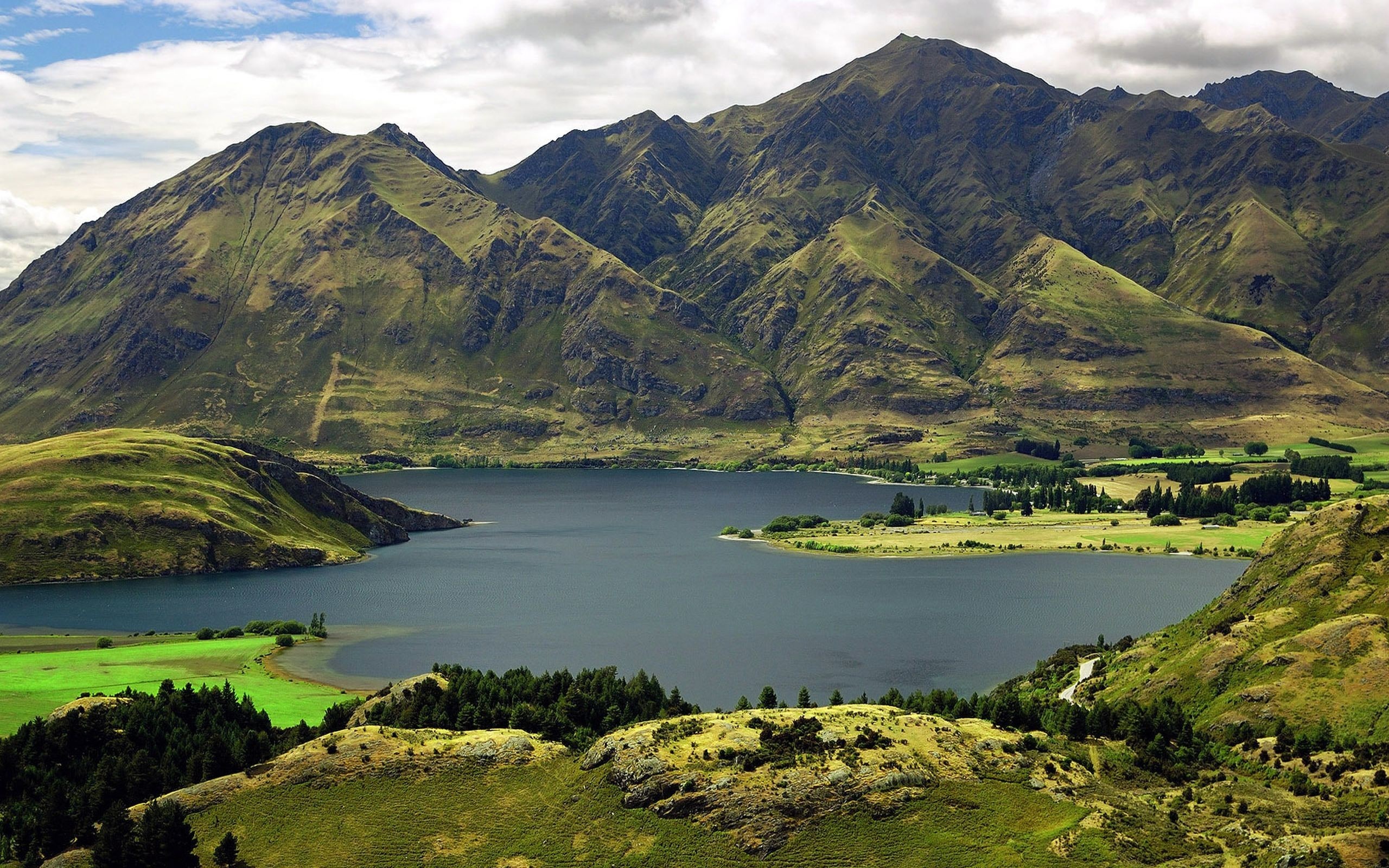 Lake and mountains landscape HD Wallpaper