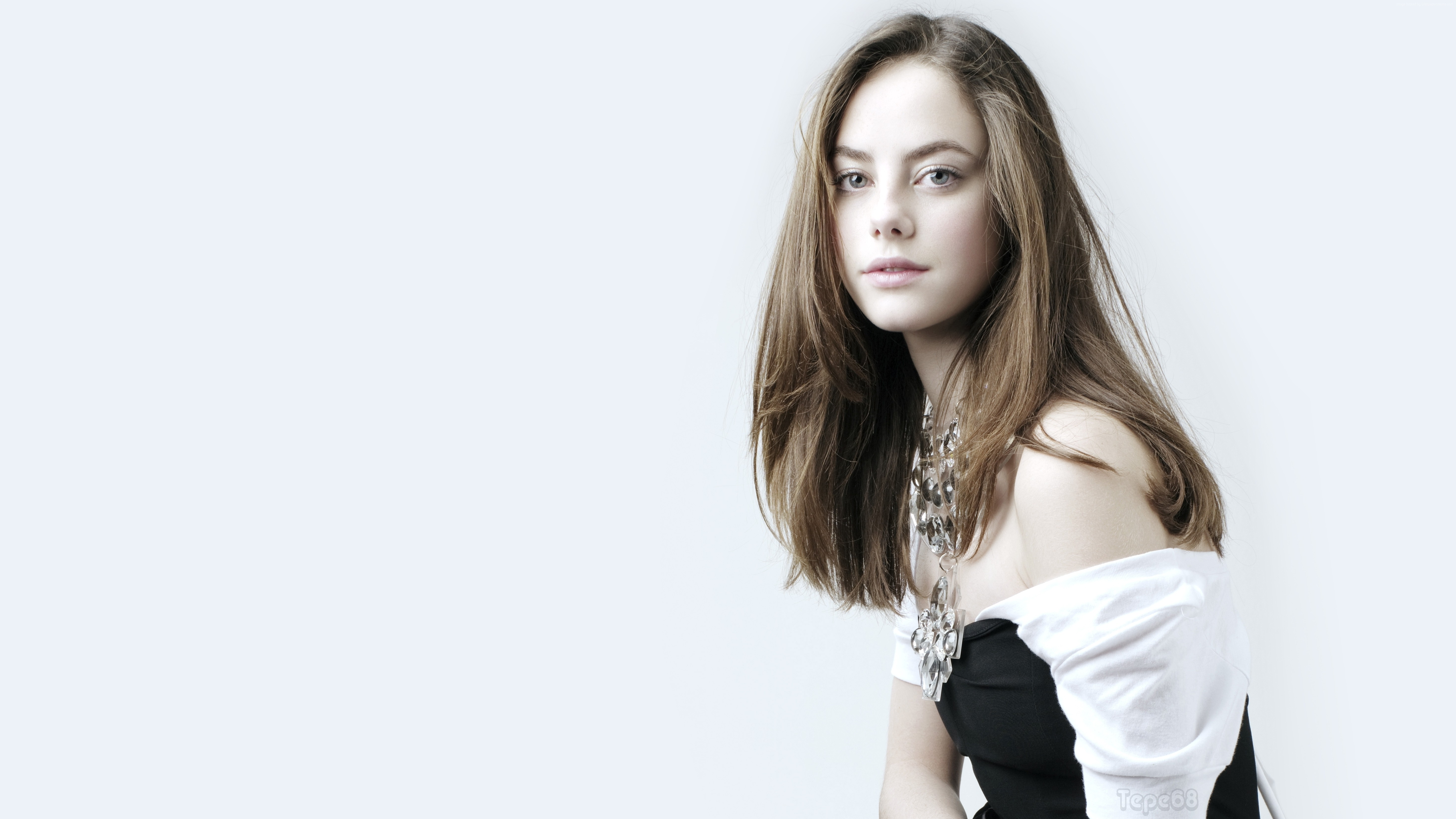 Kaya Scodelario HD Wallpaper