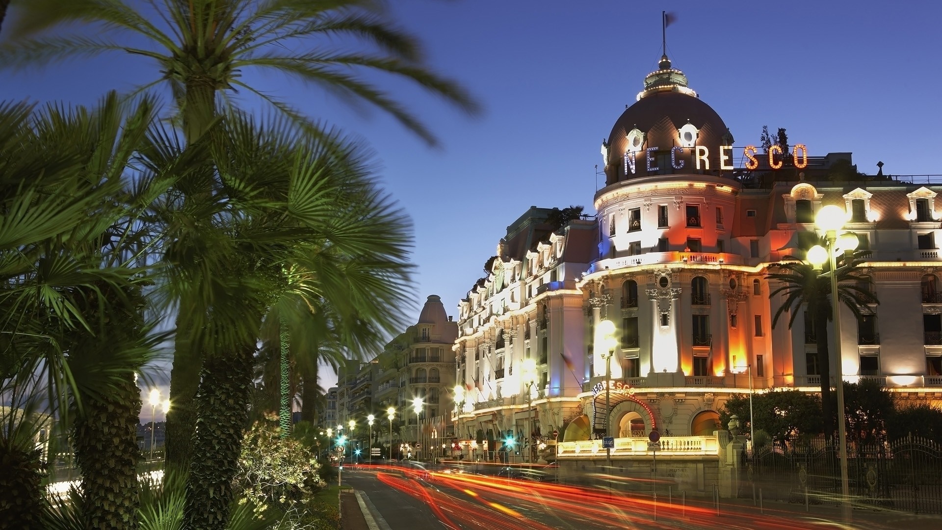Hotel Negresco on the Promenade des Anglais at night HD Wallpaper