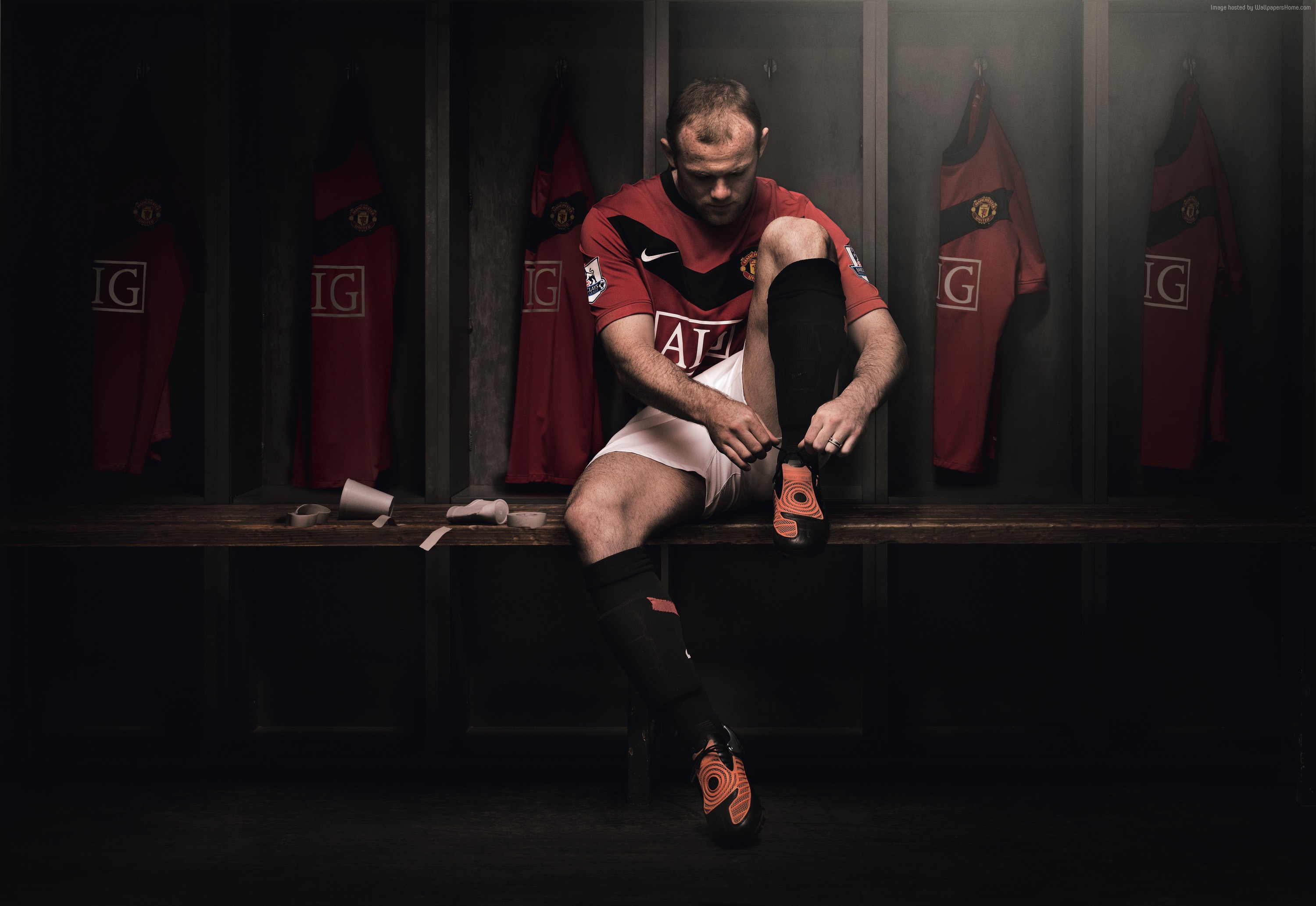 Wayne Rooney from Manchester United in locker room HD Wallpaper