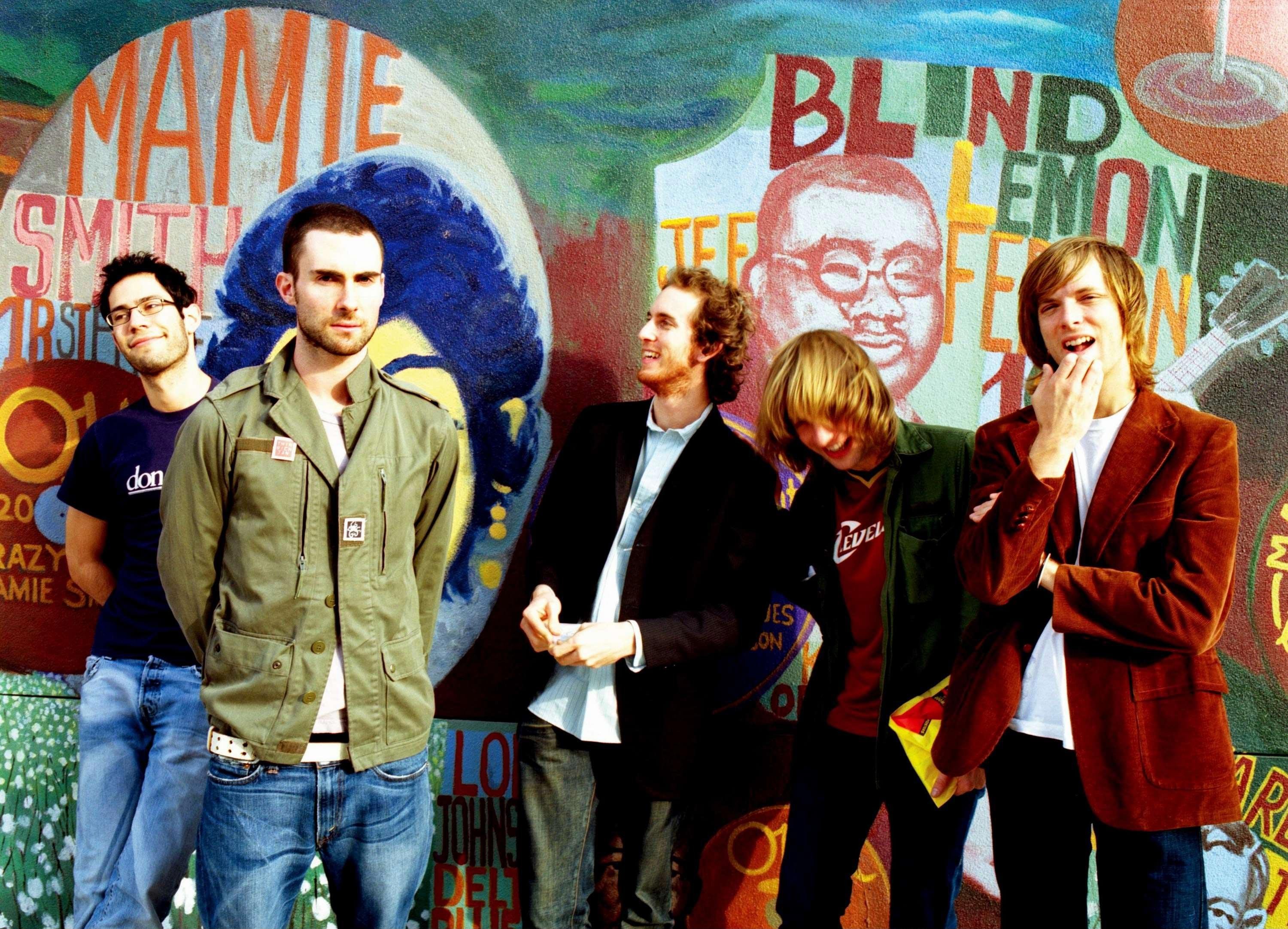 Maroon 5 band members in front of a mural HD Wallpaper
