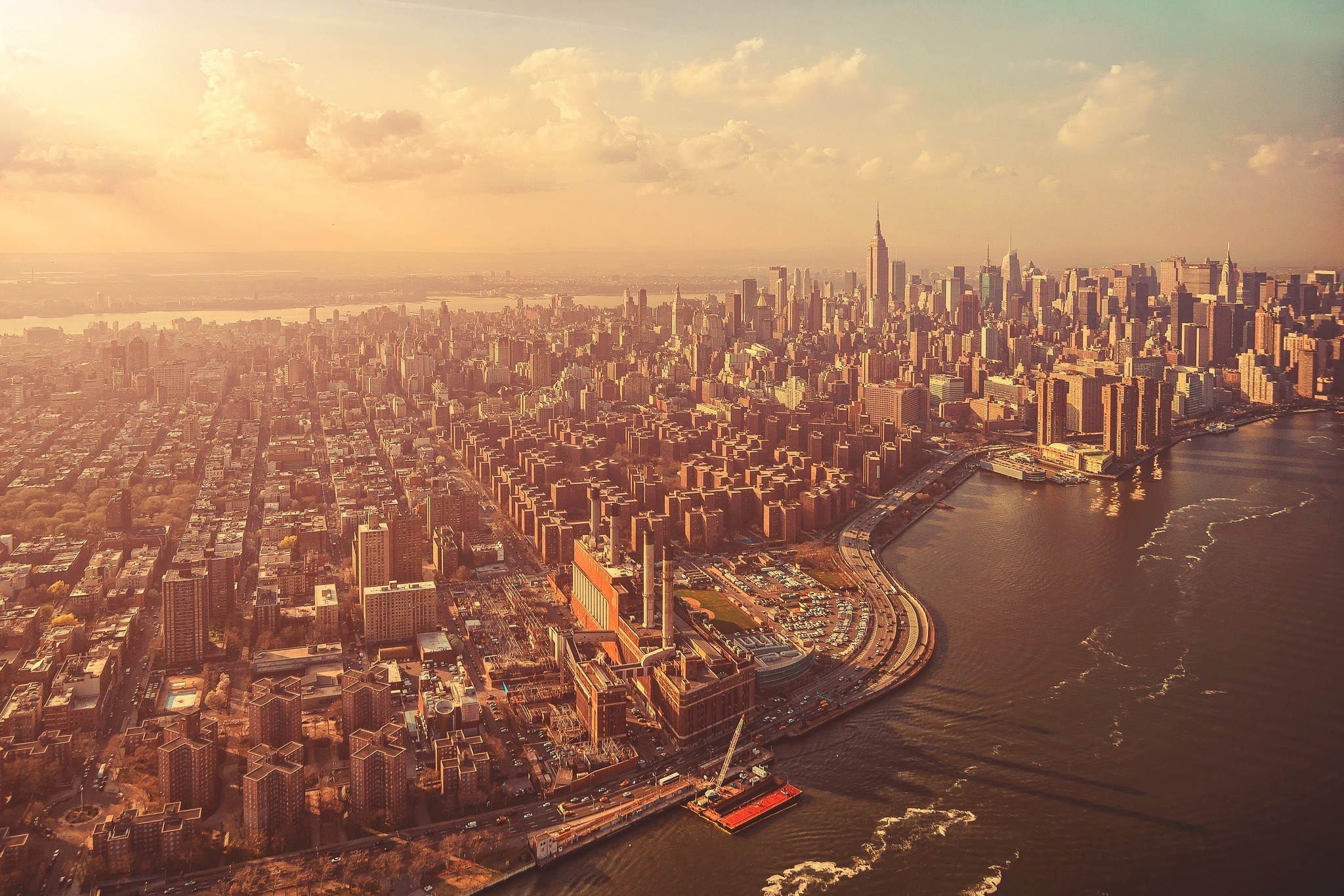 Aerial view of New York City skyline at sunset HD Wallpaper
