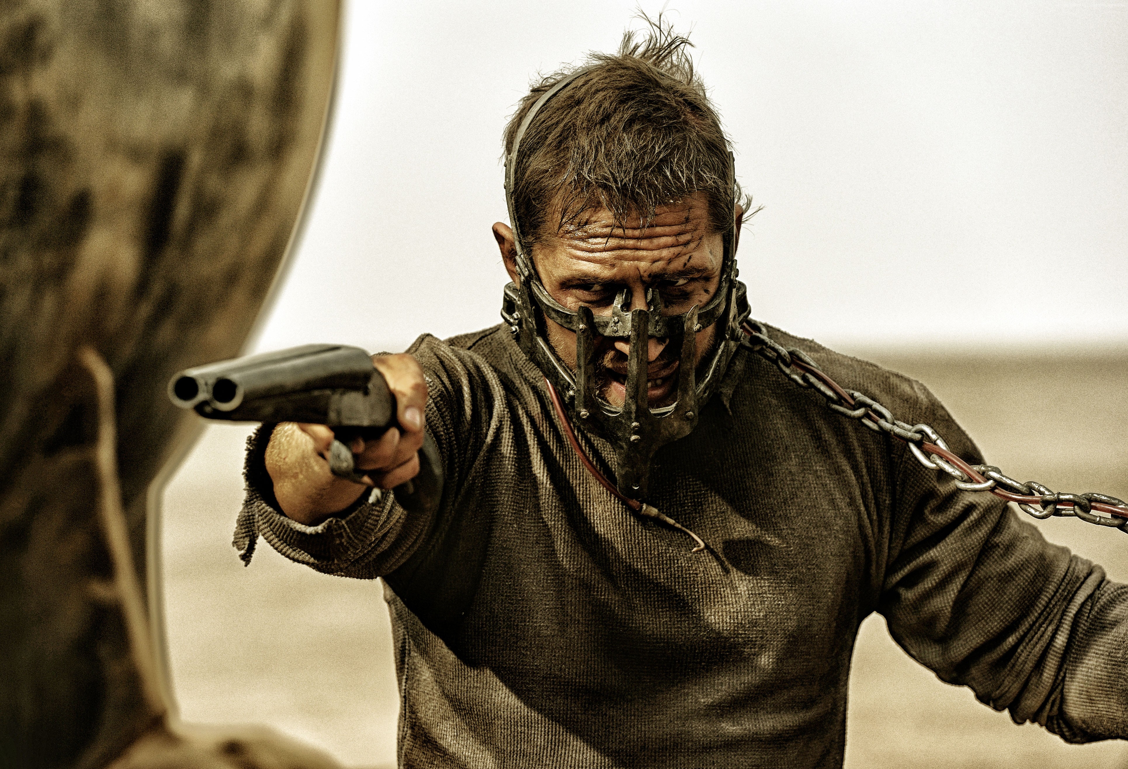 Tom Hardy as Max Rockatansky in Mad Max: Fury Road HD Wallpaper