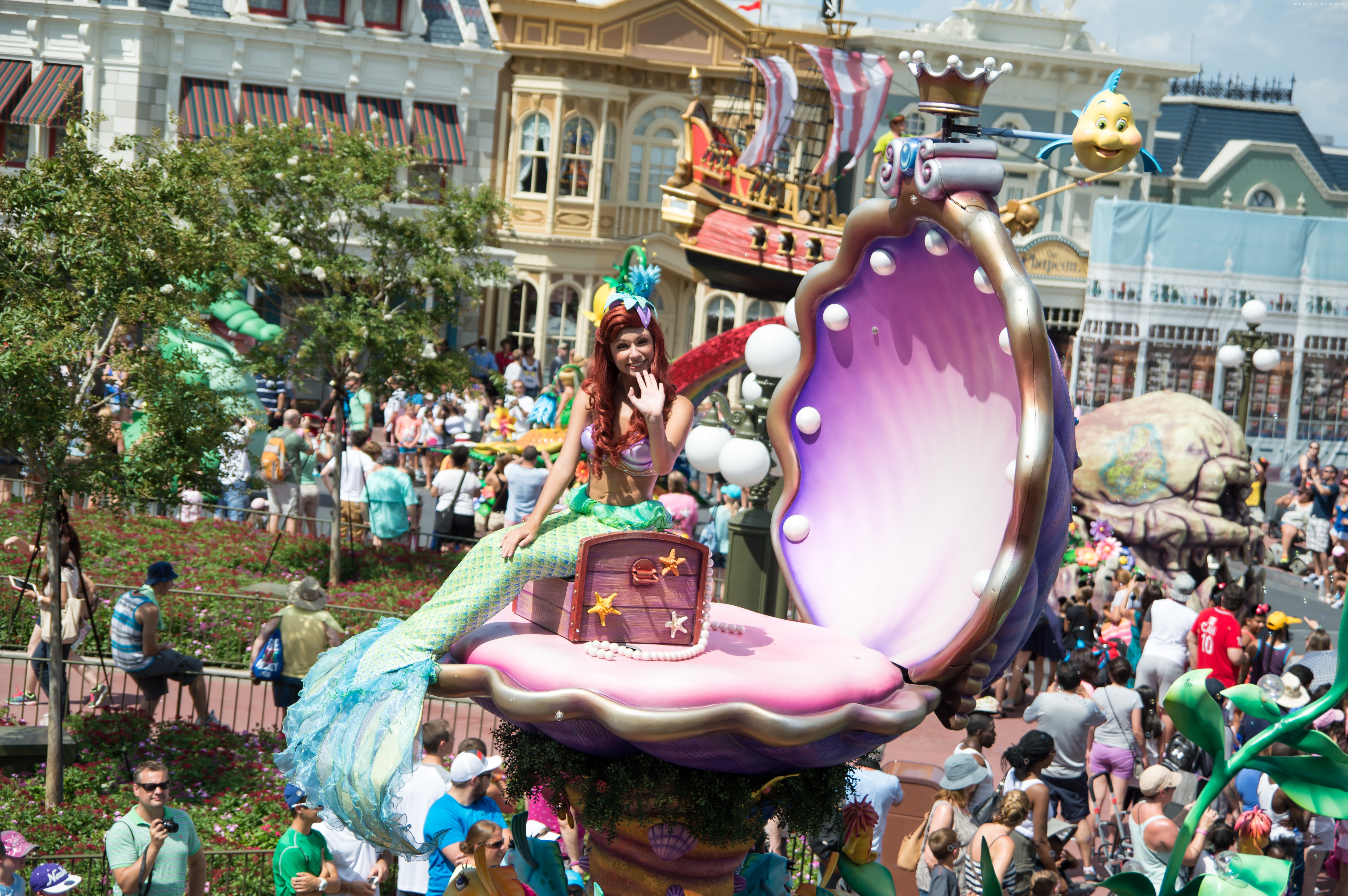 Ariel from The Little Mermaid on a parade float HD Wallpaper