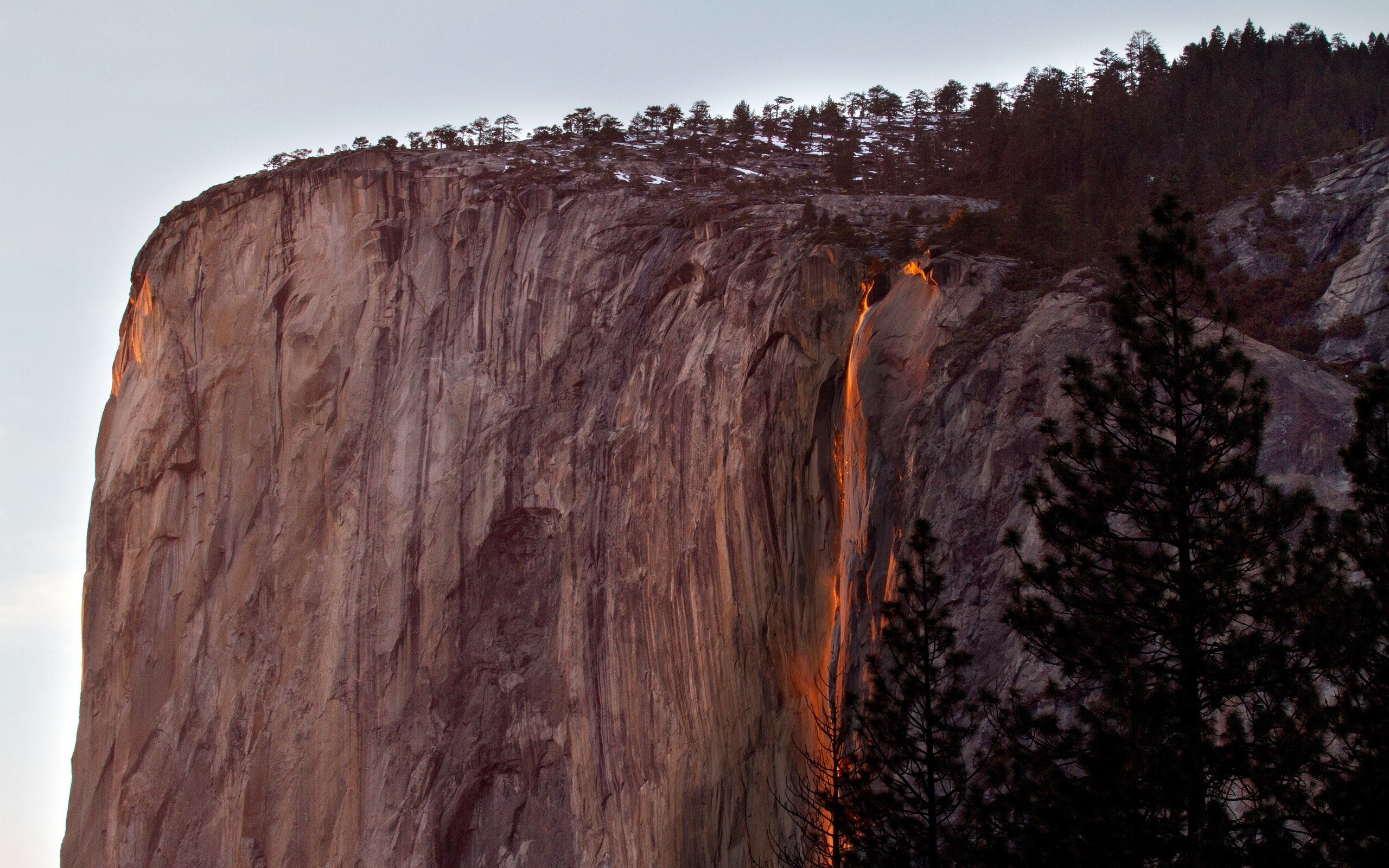 Horsetail Fall illuminated by sunset in Yosemite National Park HD Wallpaper