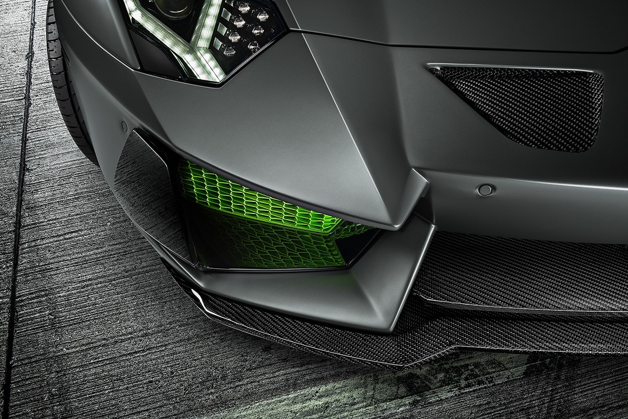Lamborghini Aventador front bumper with green grille HD Wallpaper