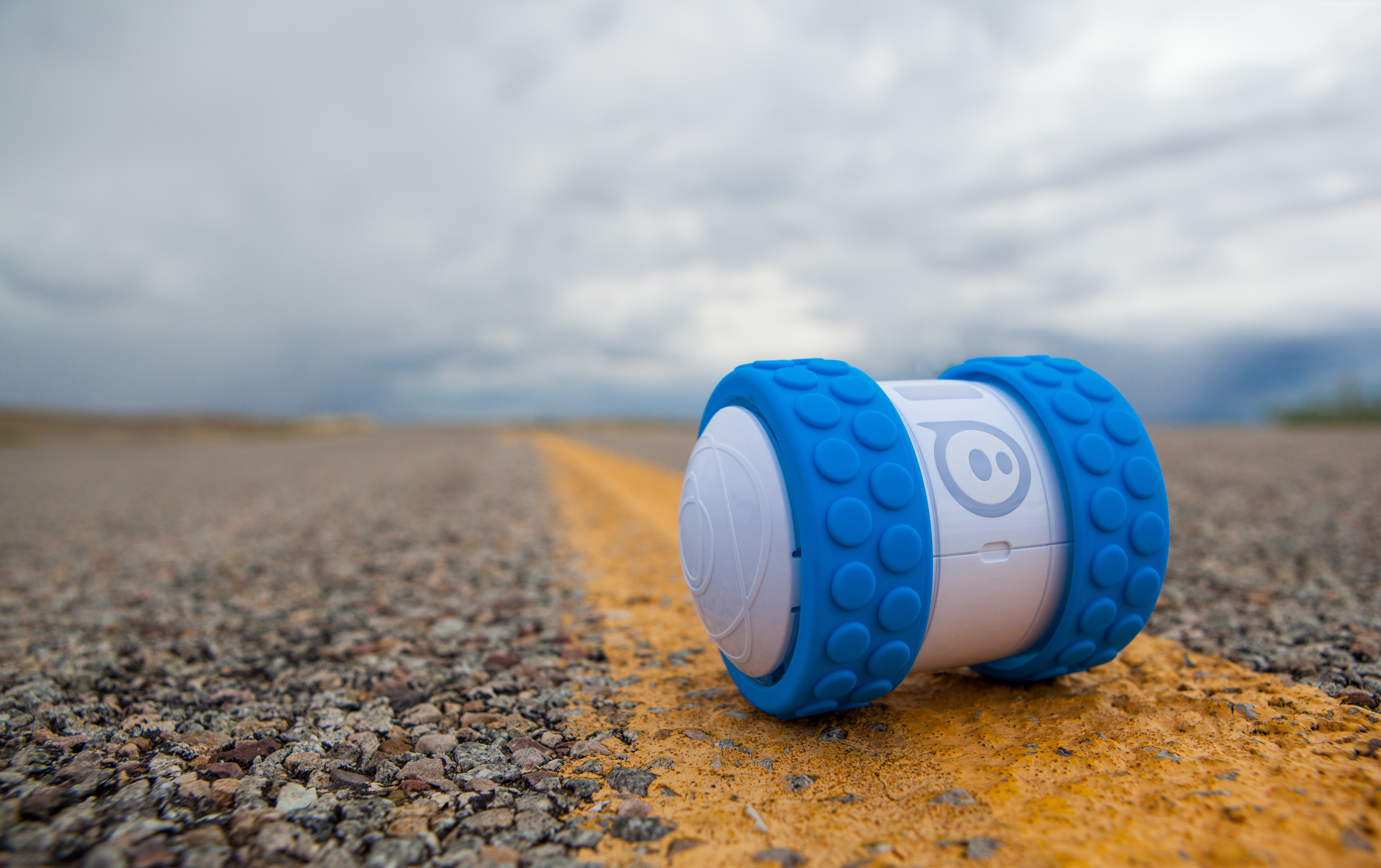 Ollie Sphero robot on a road HD Wallpaper
