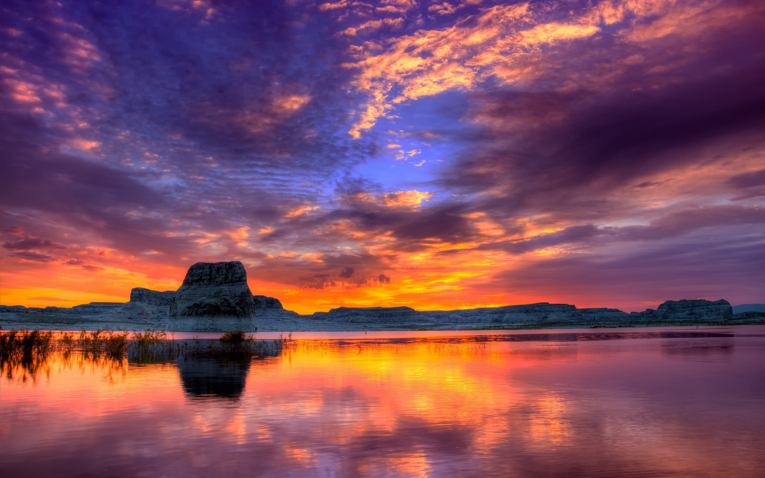 Vibrant Sunset Over Reflective Mountain Lake HD Wallpaper