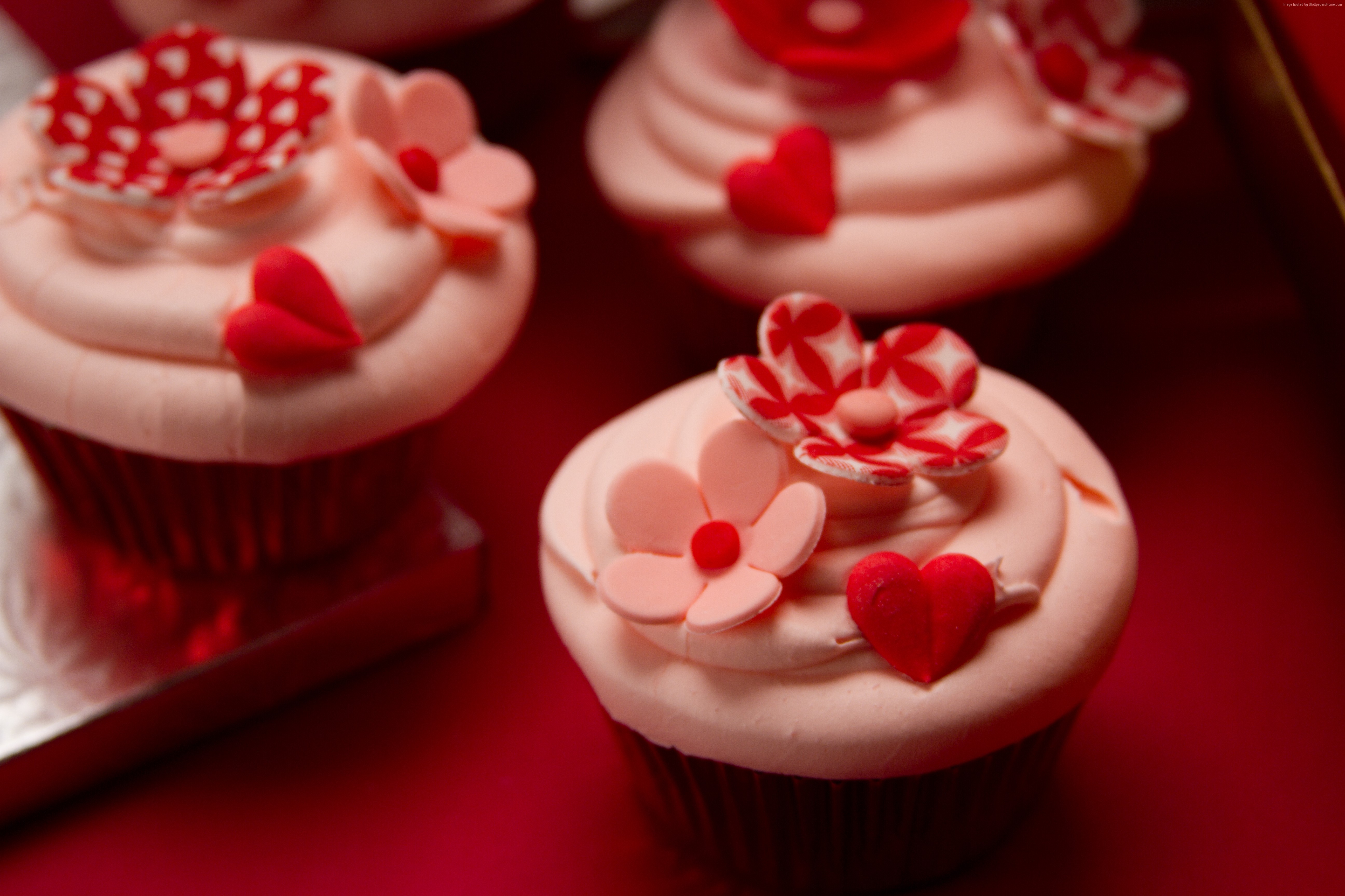 Cupcakes with pink frosting and fondant decorations HD Wallpaper