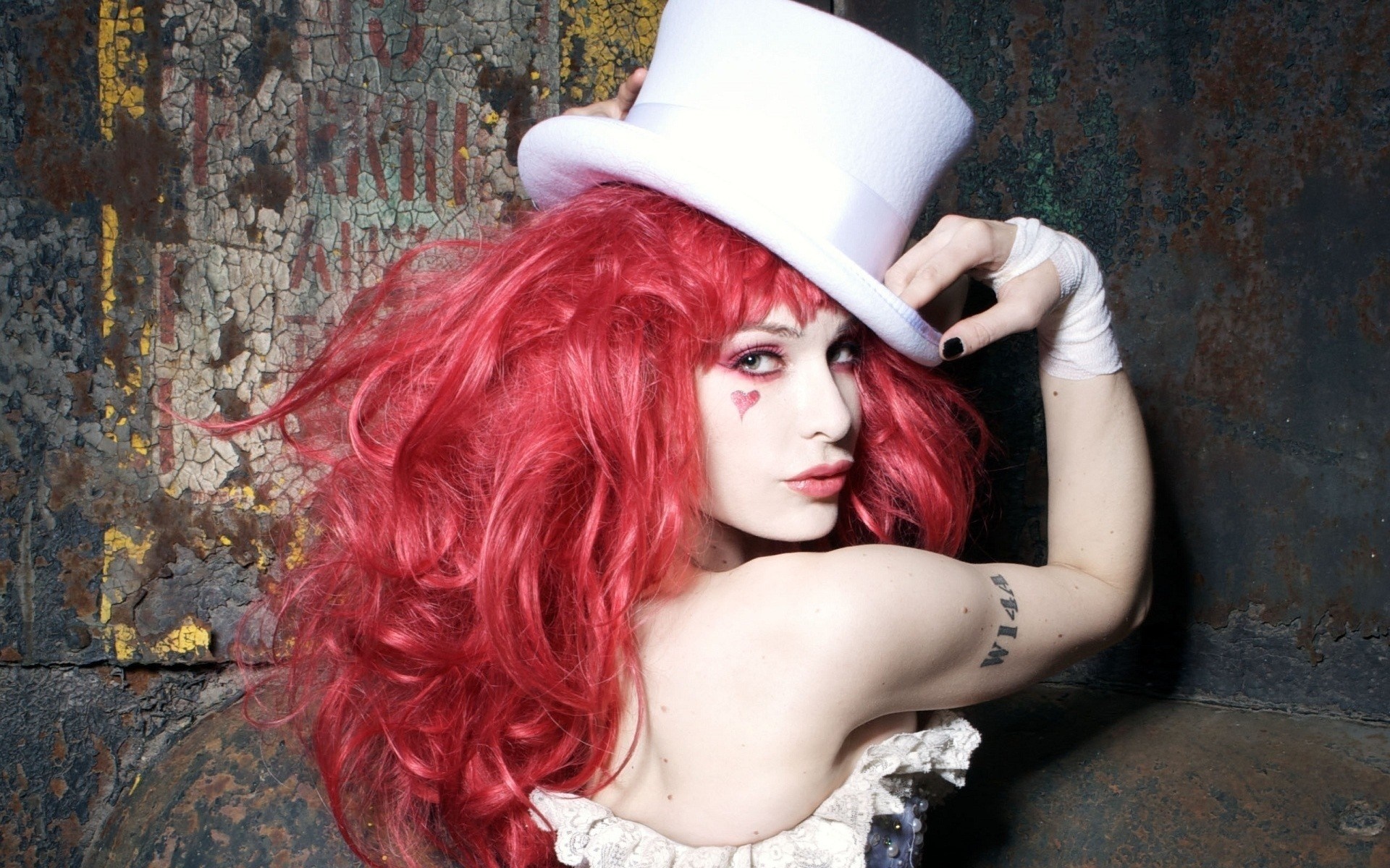 Woman with red hair and white hat, Emilie Autumn HD Wallpaper