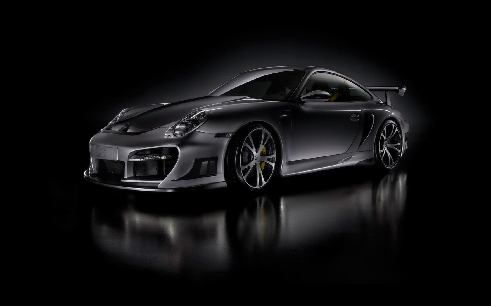 Porsche 911 GT2 sports car with custom rims HD Wallpaper