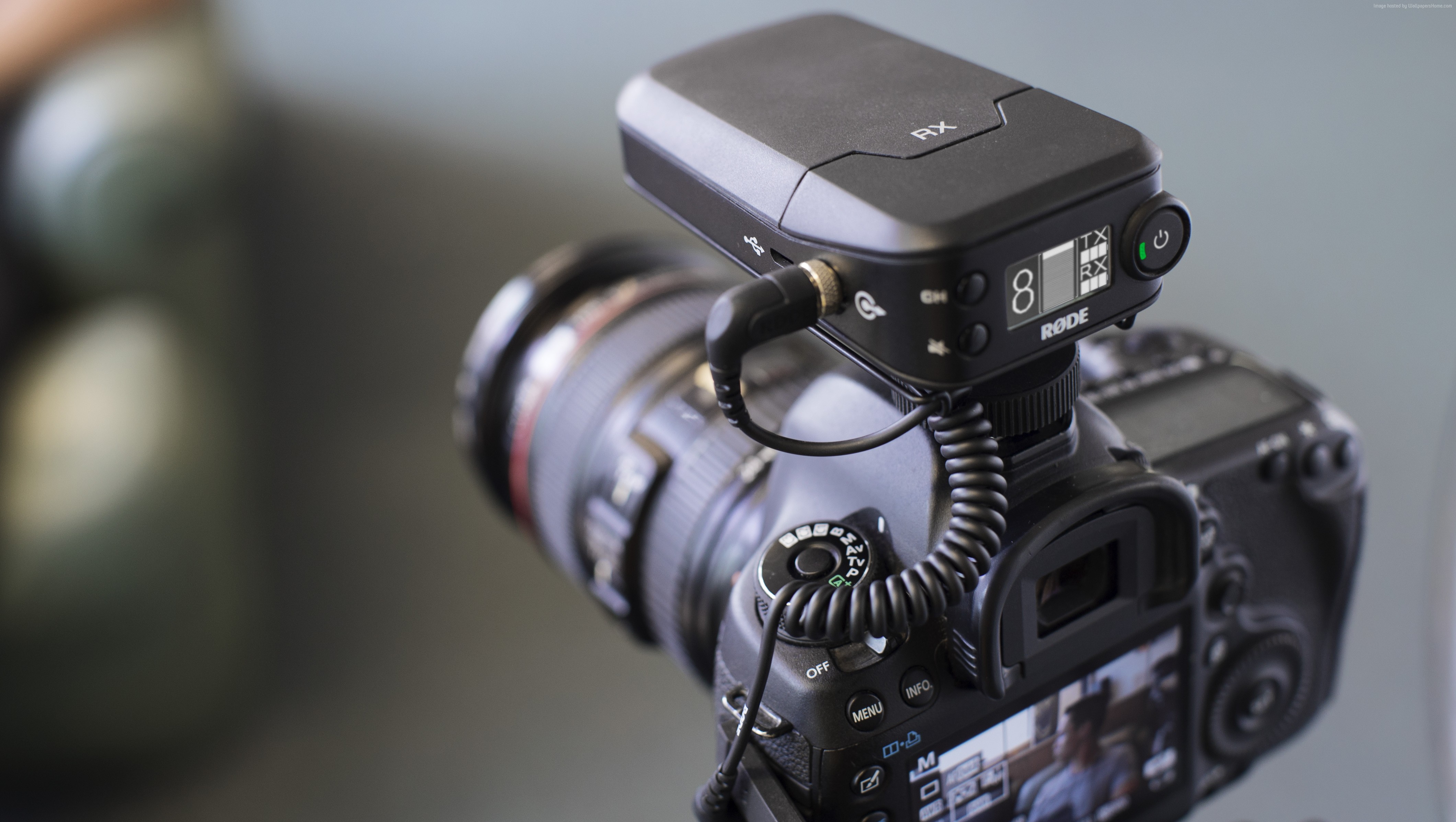 Rode Wireless GO II RX Receiver on Canon DSLR Camera HD Wallpaper
