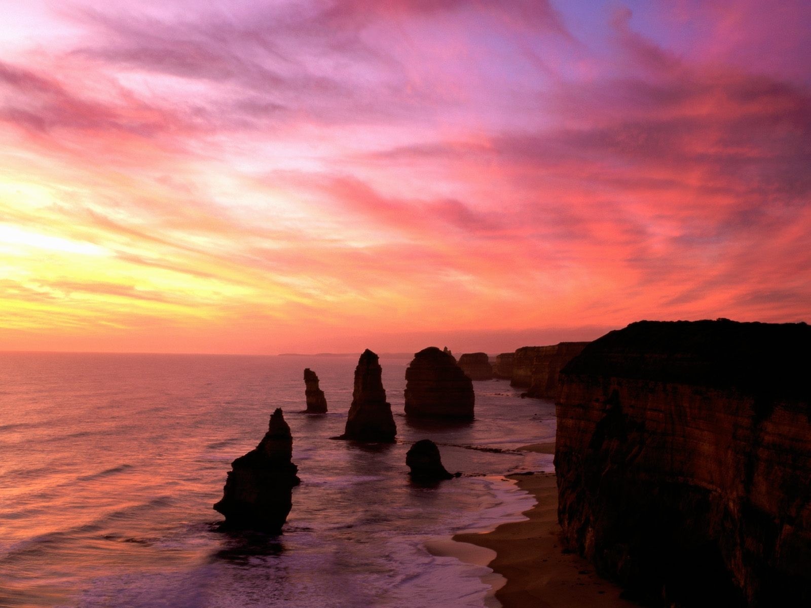 The Twelve Apostles at sunset HD Wallpaper